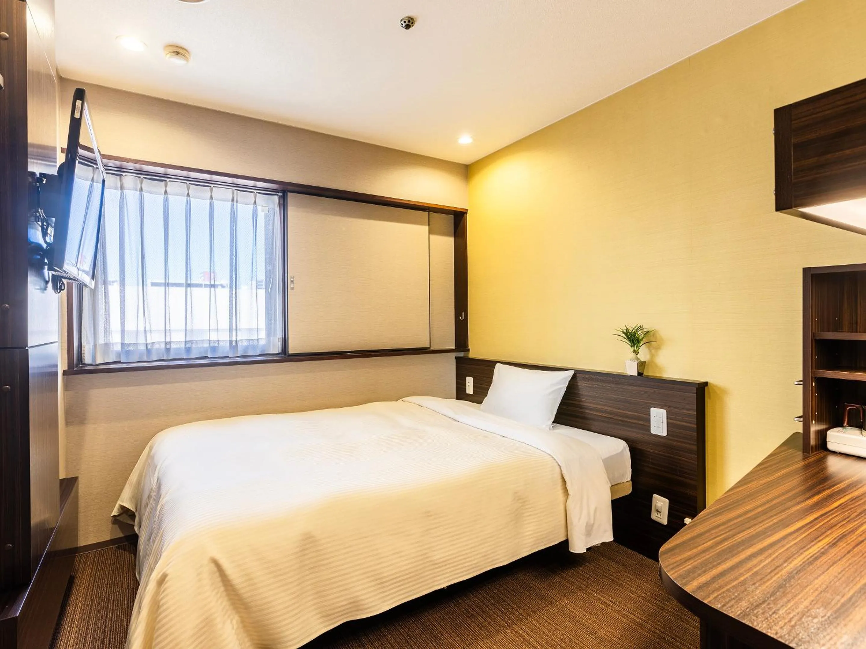 Photo of the whole room, Bed in Nagoya Crown Hotel