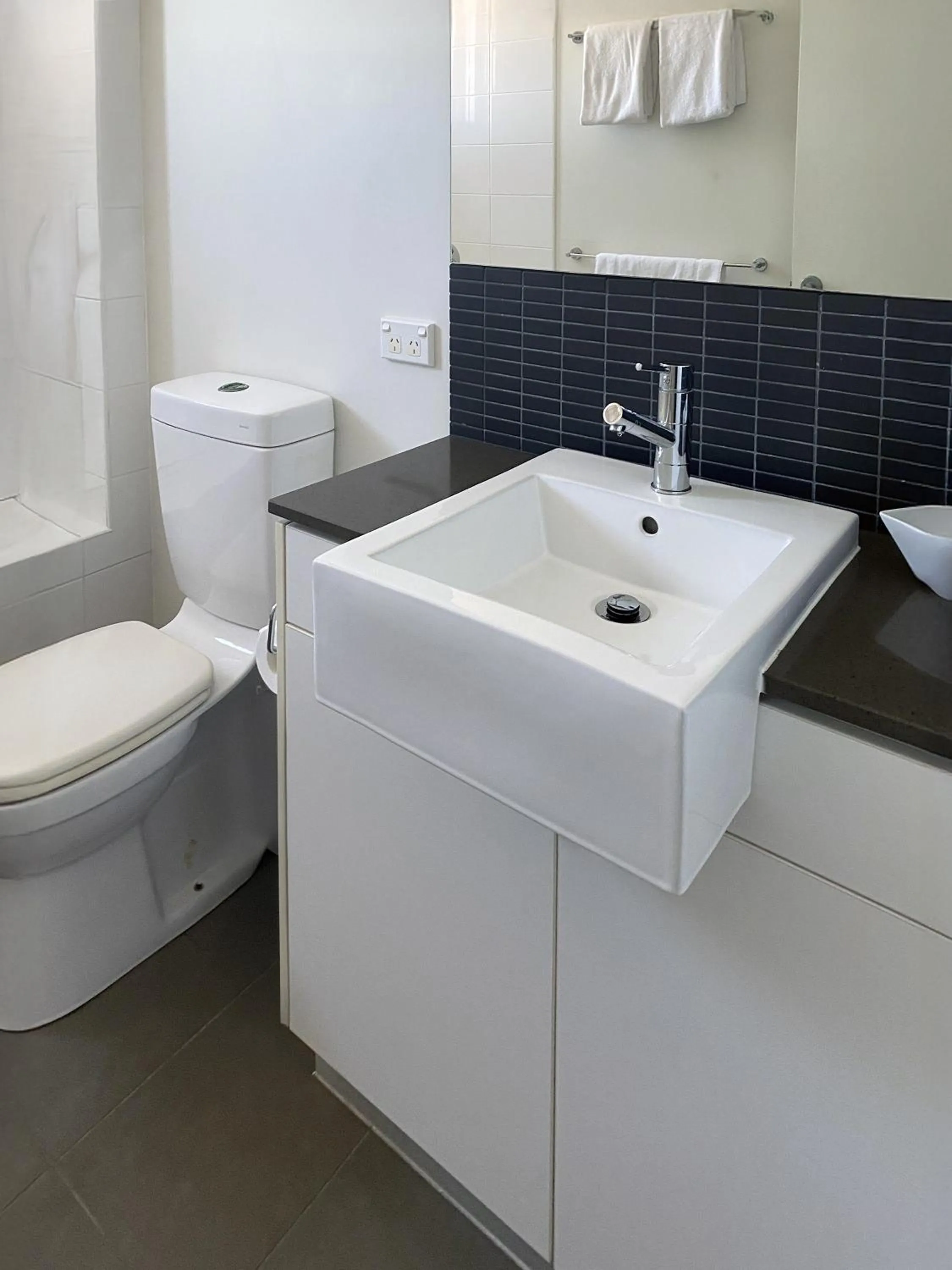 Bathroom in Curtis Central Apartments Official