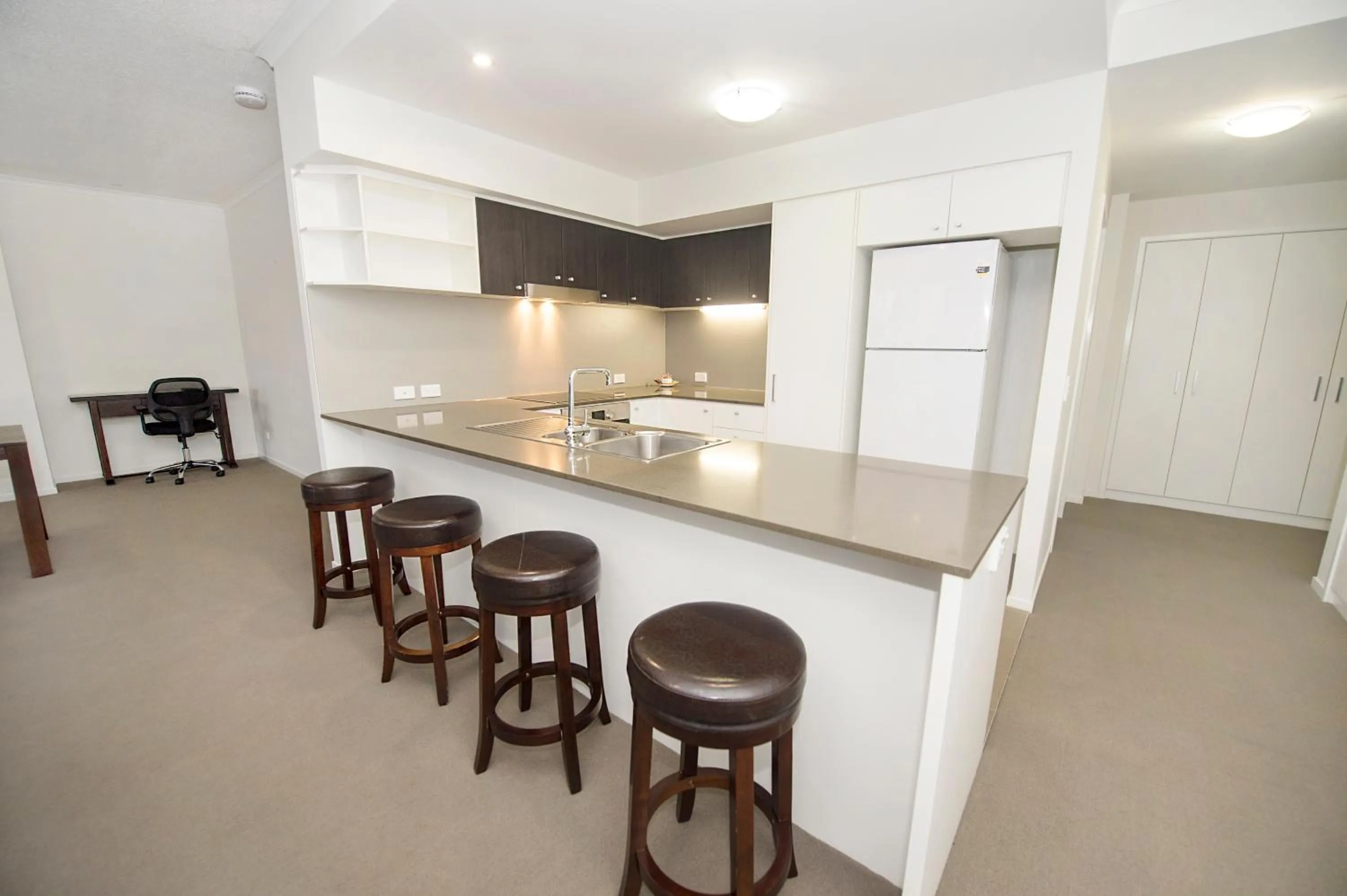 Kitchen or kitchenette in Curtis Central Apartments Official