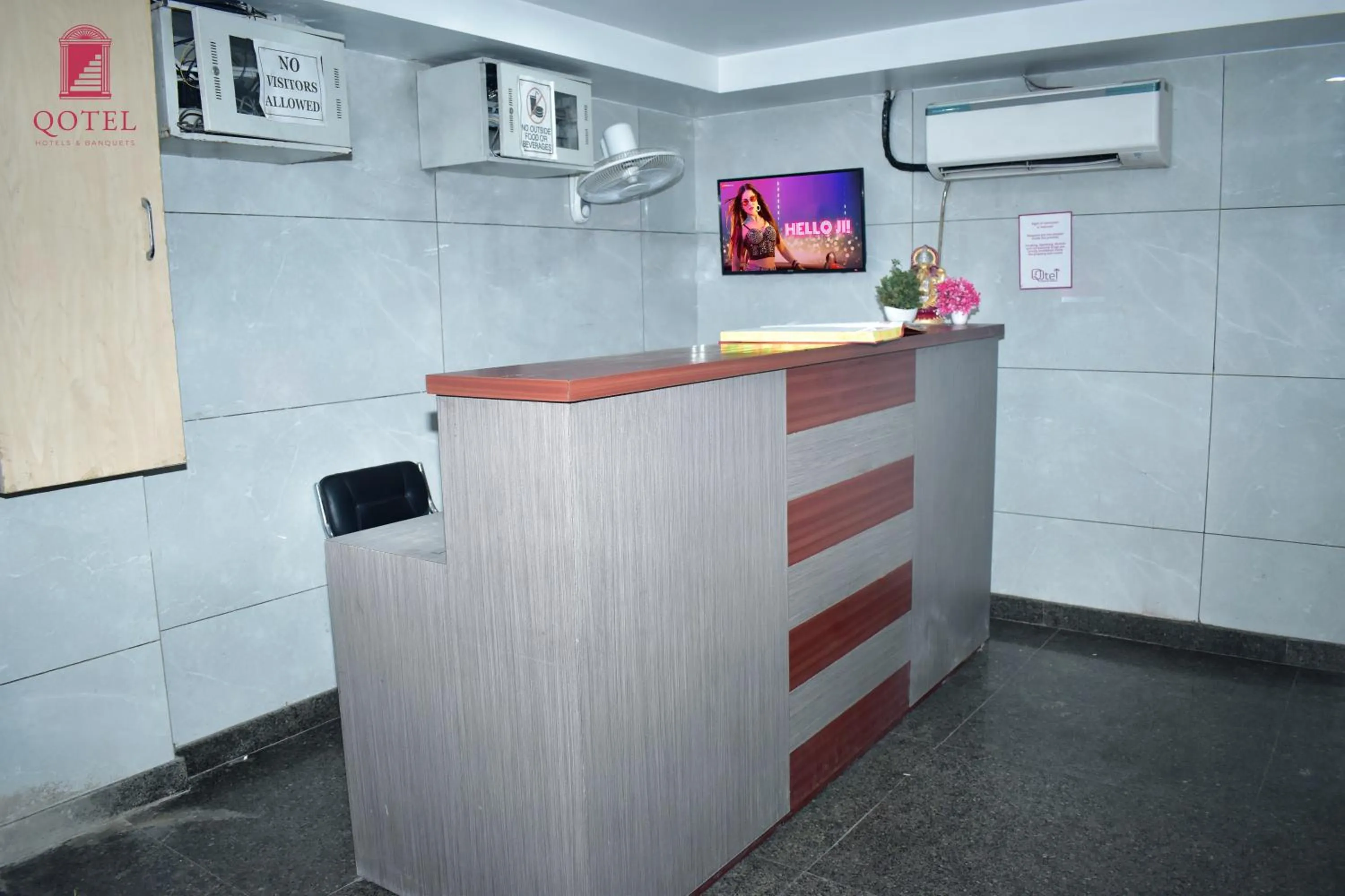 TV and multimedia in Qotel Hotel Rama Rohini Sector-24 Couple Friendly