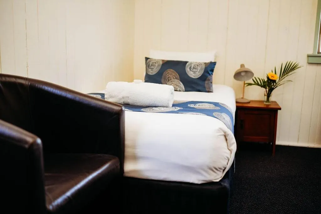 Bed in Maleny Hotel