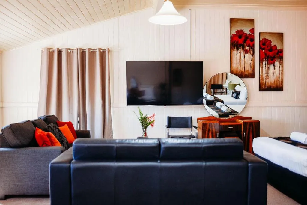 Family in Maleny Hotel