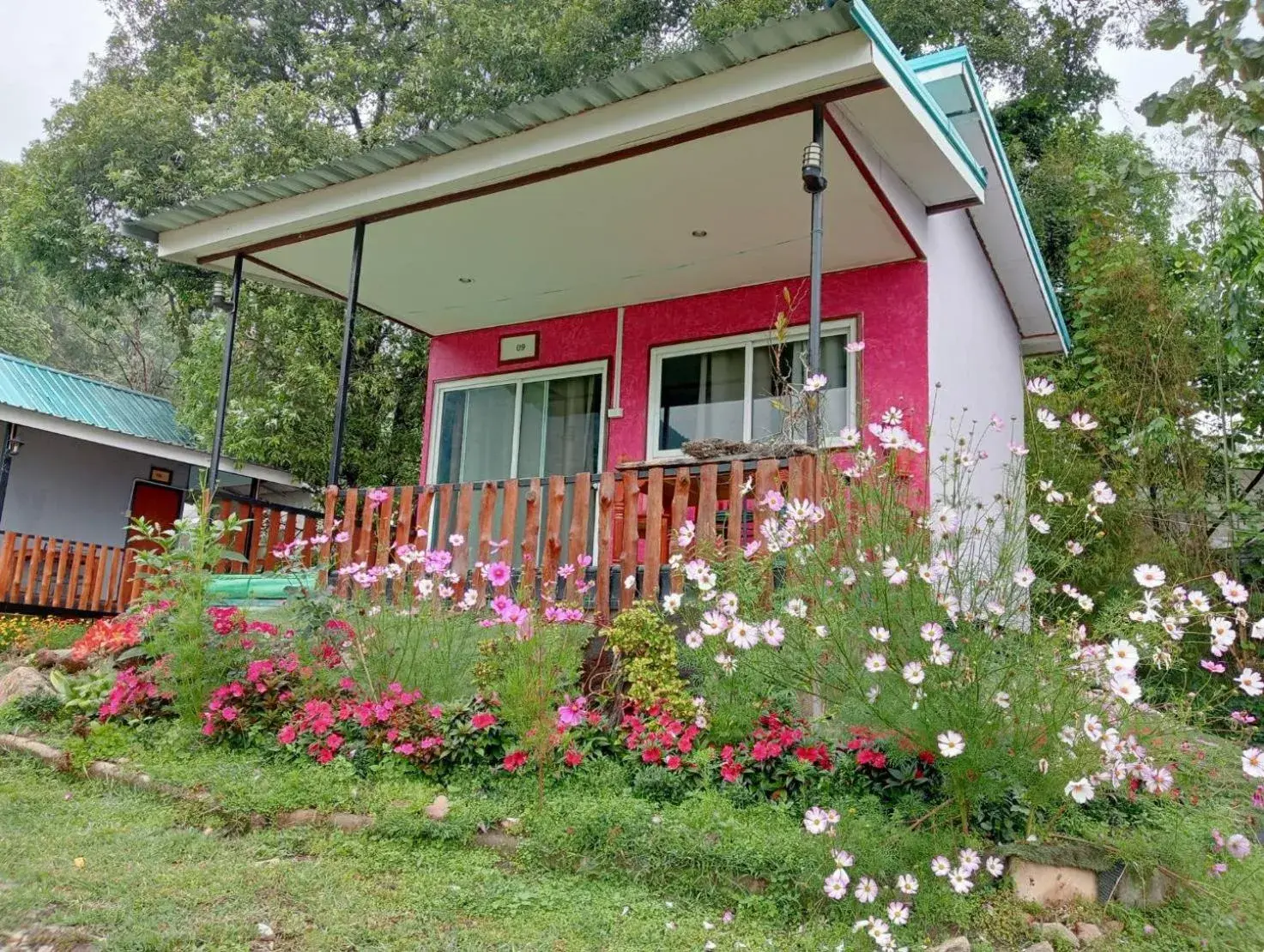 Queen Room with Garden View in Inthanon Lao-Ju House Queen Room with Garden View in Inthanon Lao-Ju House