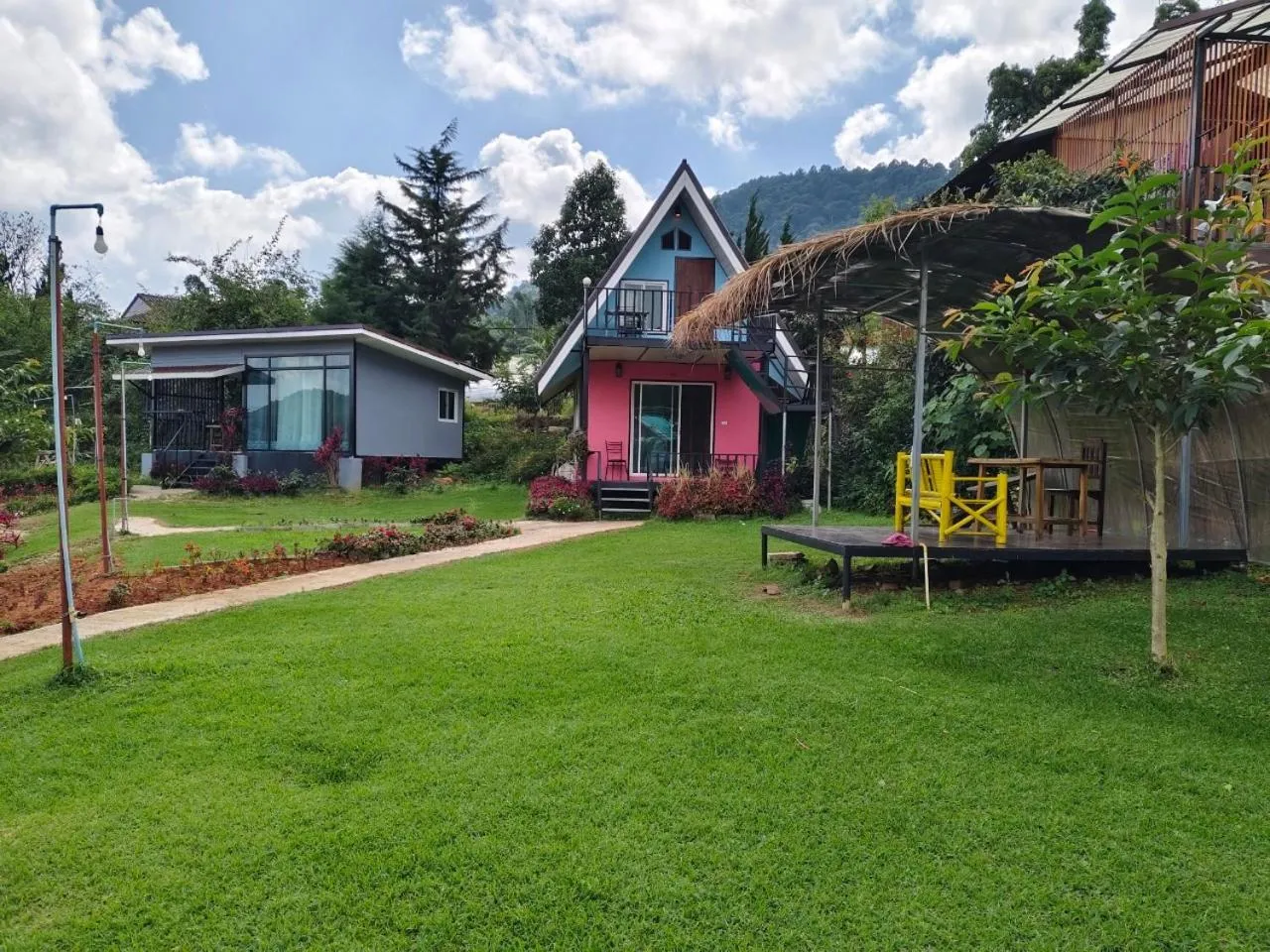 Property building in Inthanon Lao-Ju House