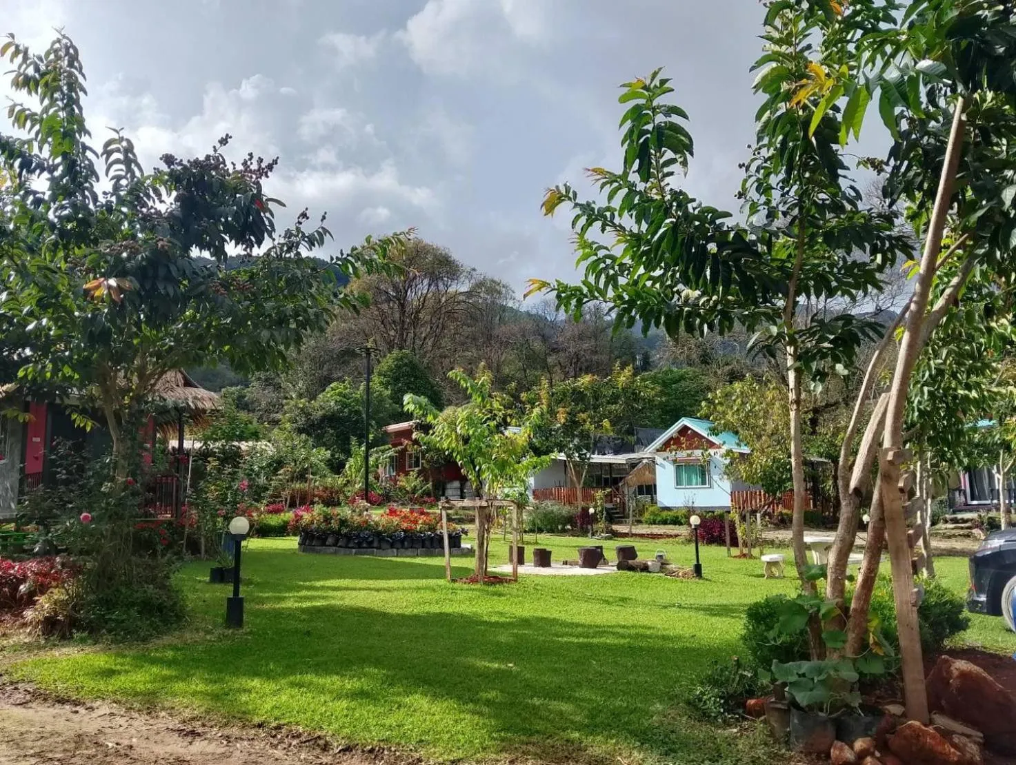 Day in Inthanon Lao-Ju House