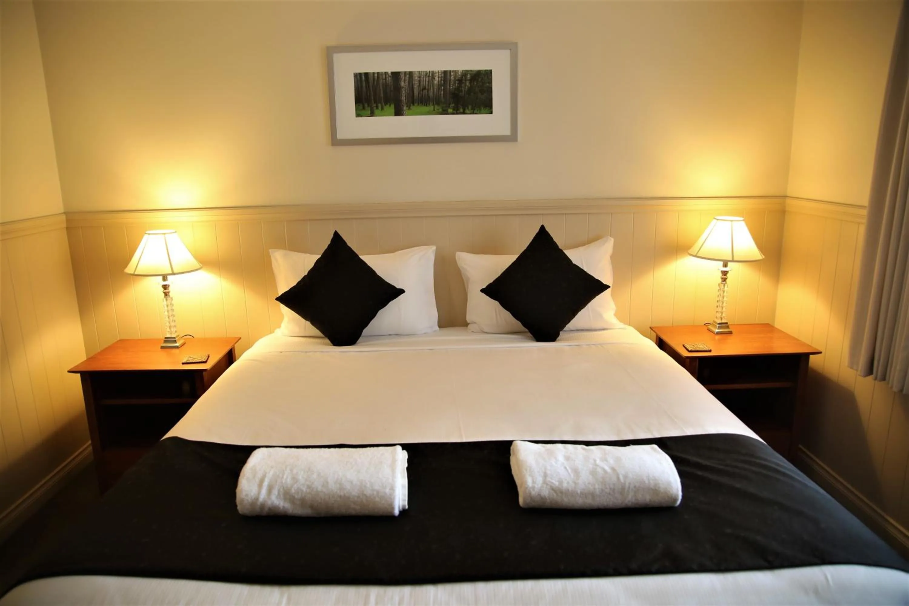 Bedroom, Bed in Bushy Lake Chalets