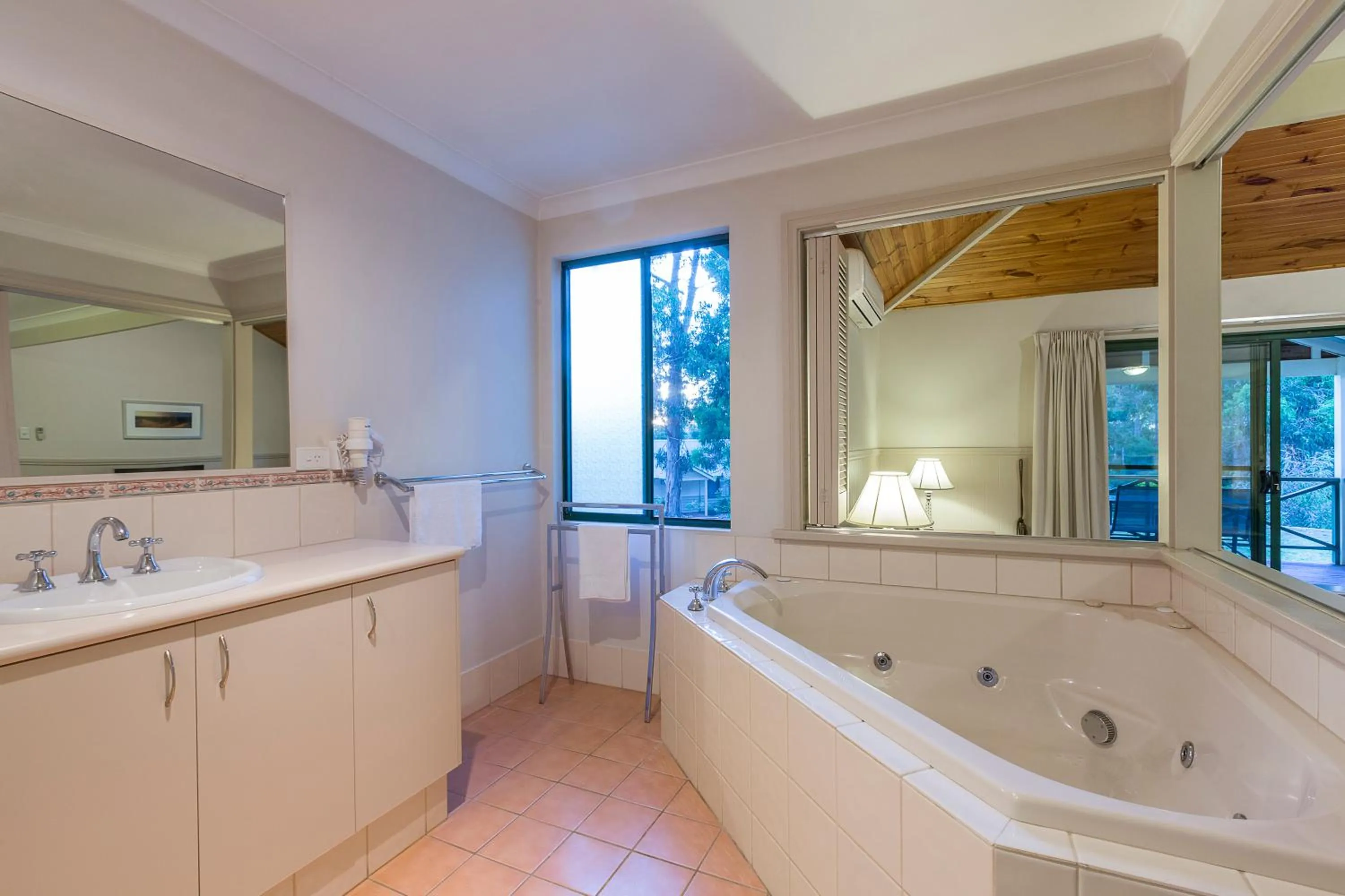 Bathroom in Bushy Lake Chalets