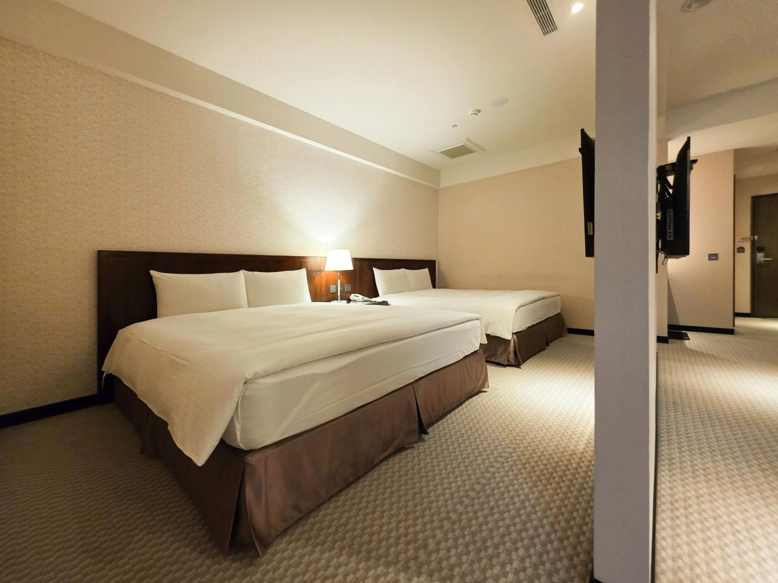 Bed in 雀客旅館台中來來