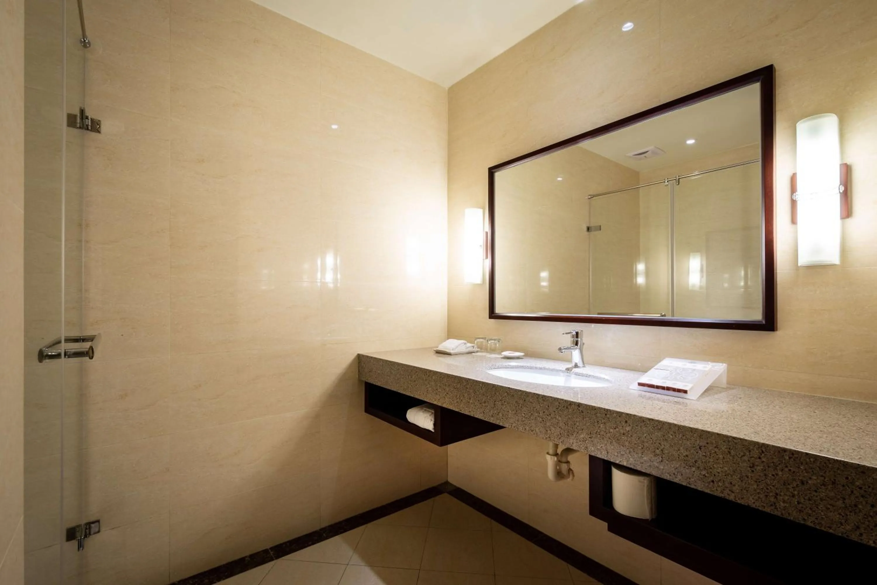 Bathroom in 雀客旅館台中來來