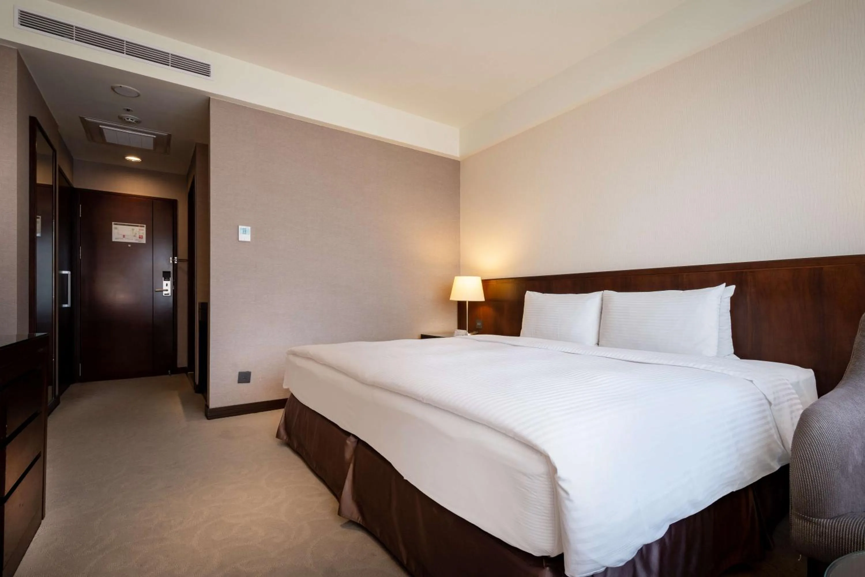 Bed in 雀客旅館台中來來