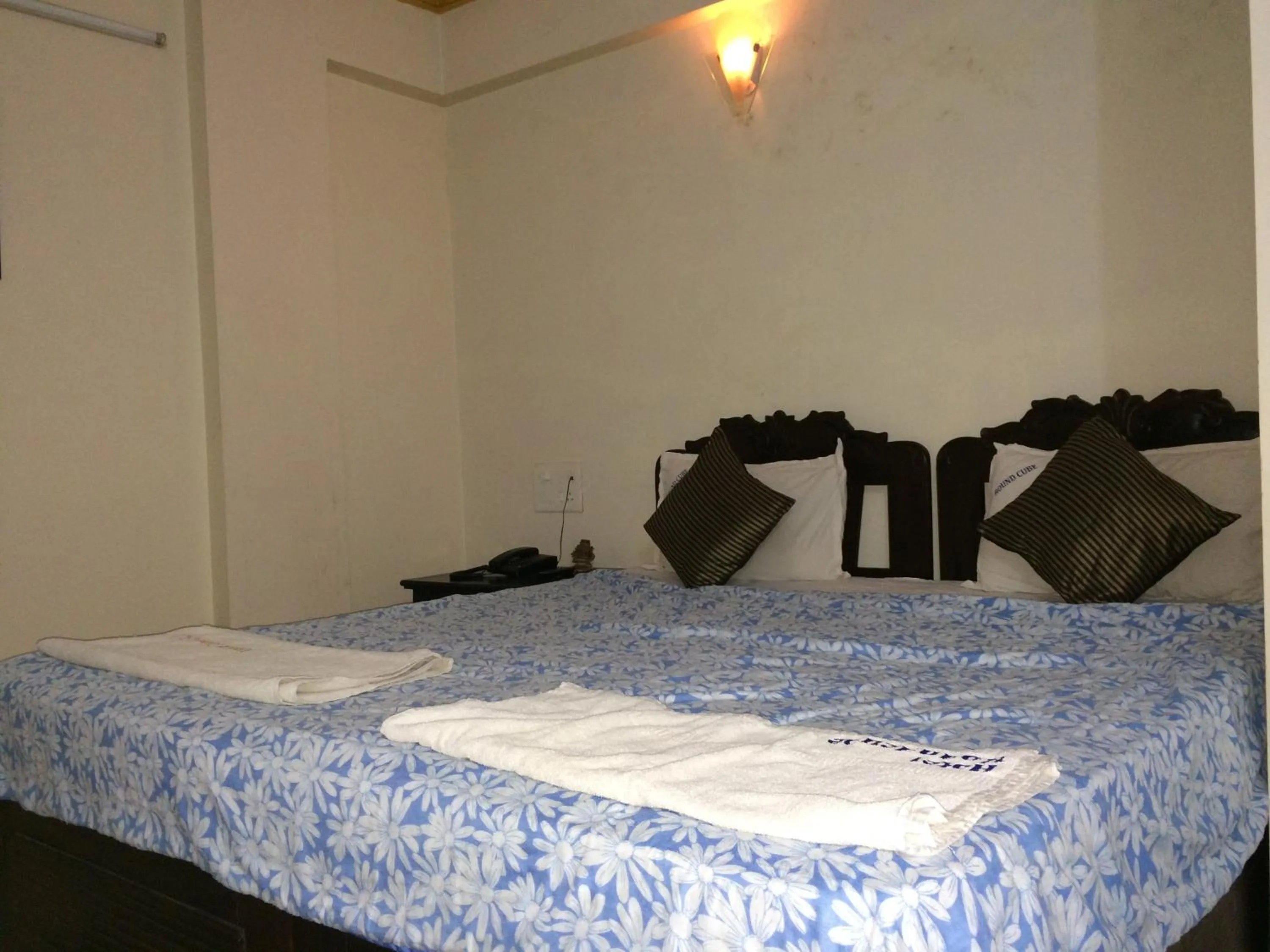 Bed in Roundcube Guest House