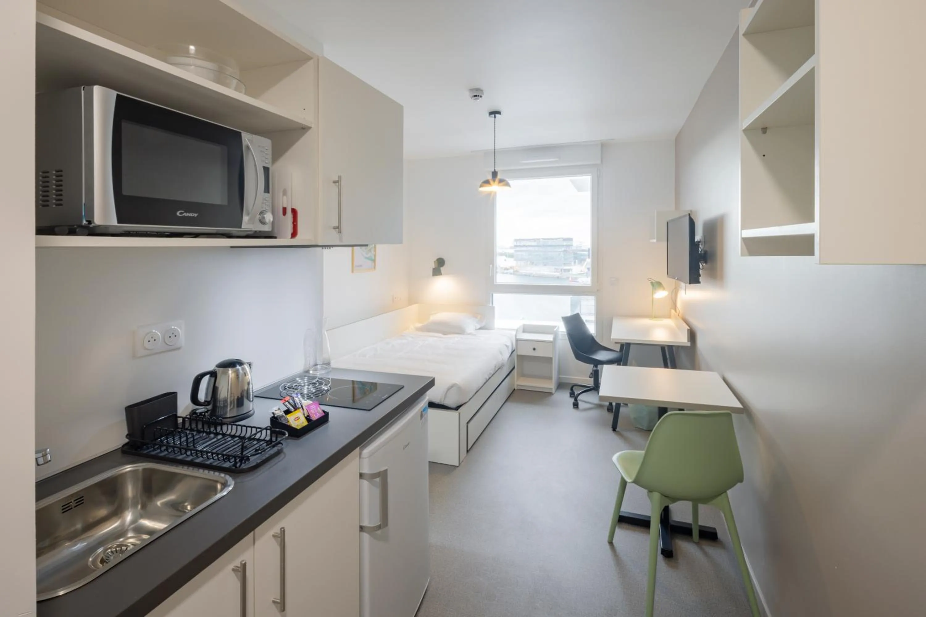 TV and multimedia in All Suites Appart Hôtel - Le Havre Centre - Les docks