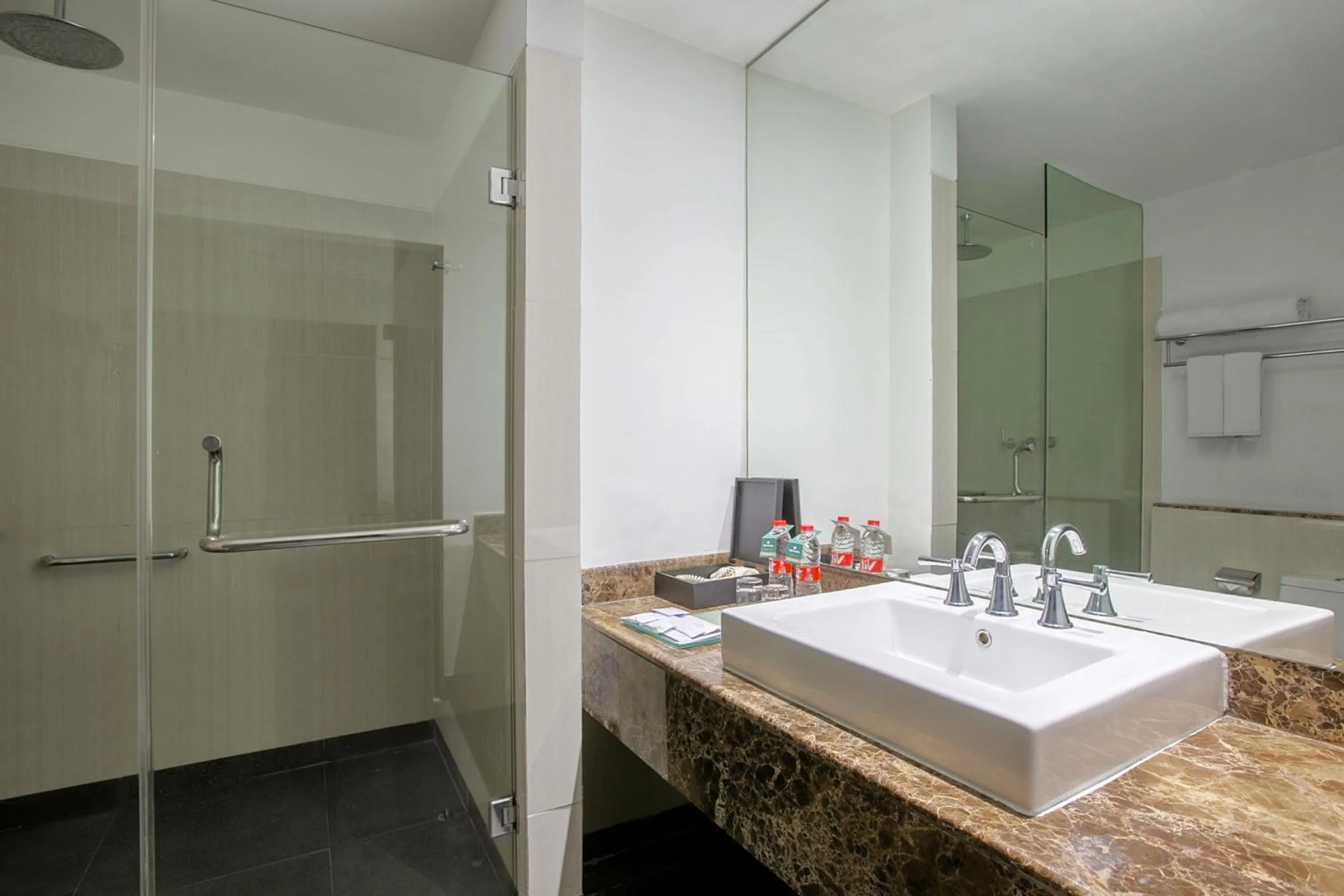 Bathroom in Hotel Santika Cikarang