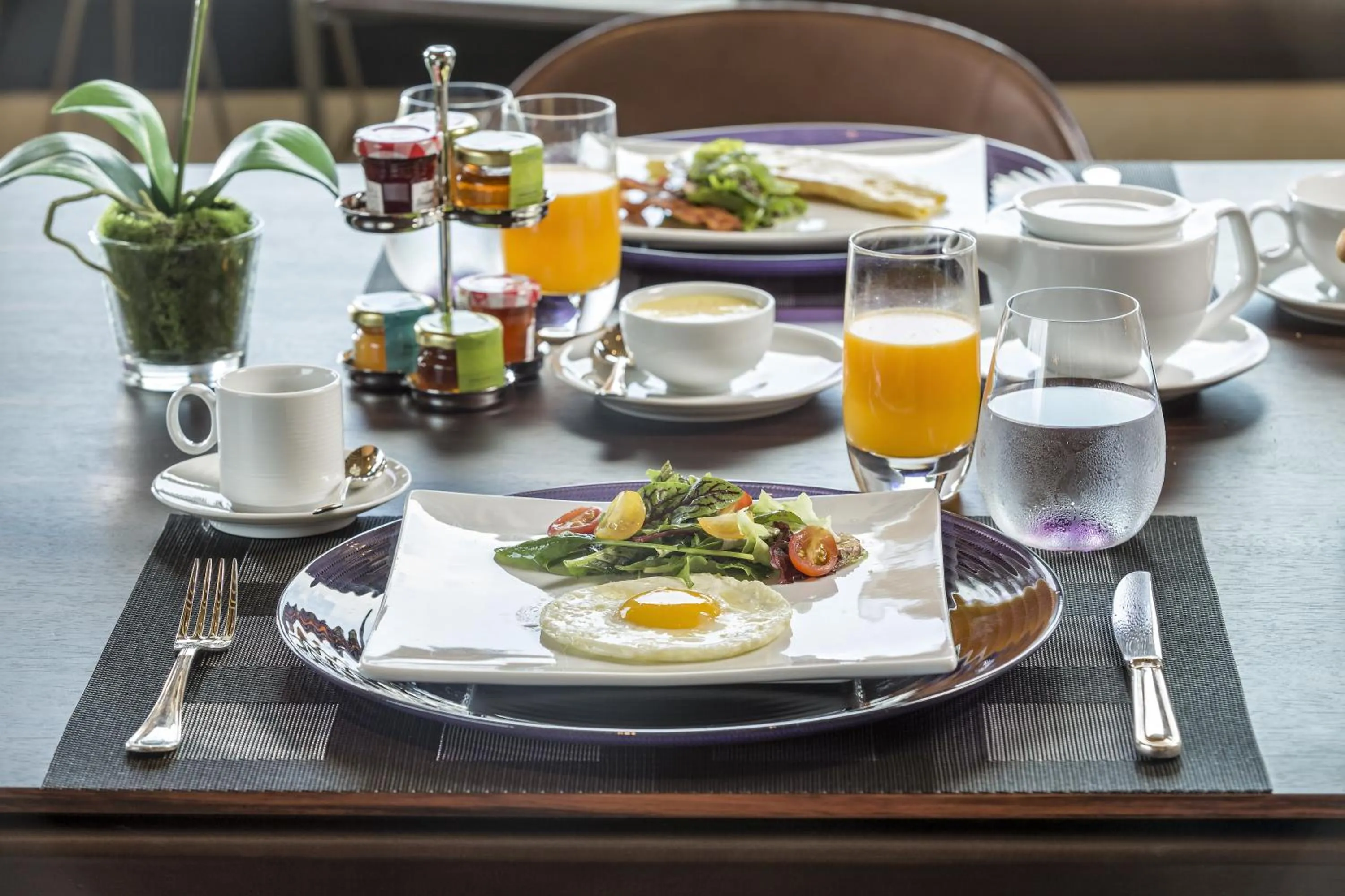 Restaurant/places to eat in O Monot Boutique Hotel Beirut