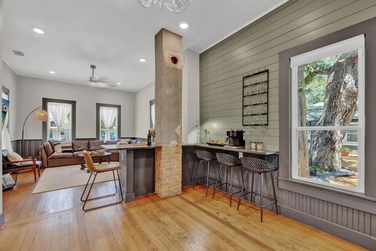 Coffee/tea facilities in Historic Gem near Schlitterbahn