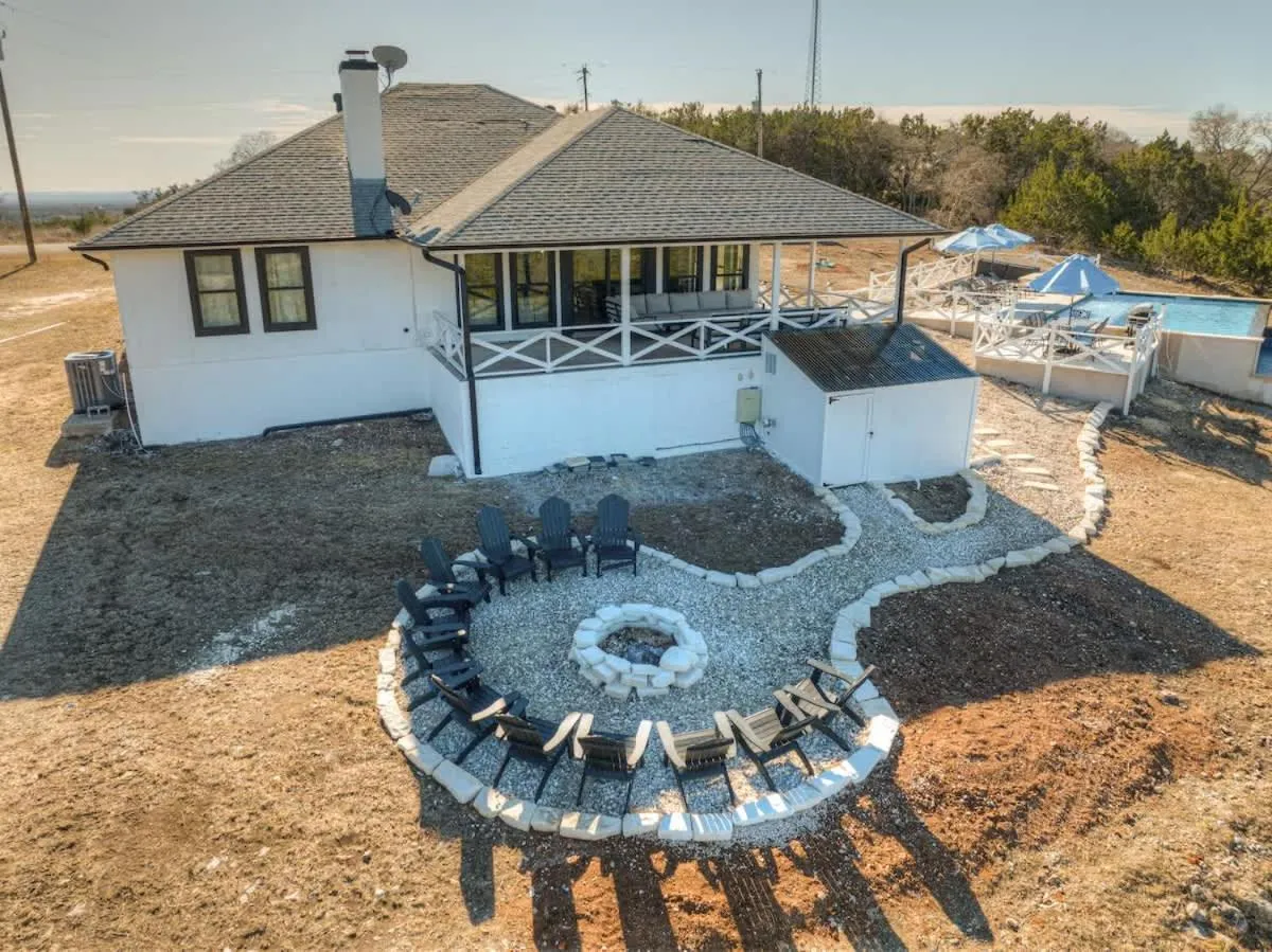 Property building in Hilltop Lux Haus with InfinityPool-Hottub-PoolTable