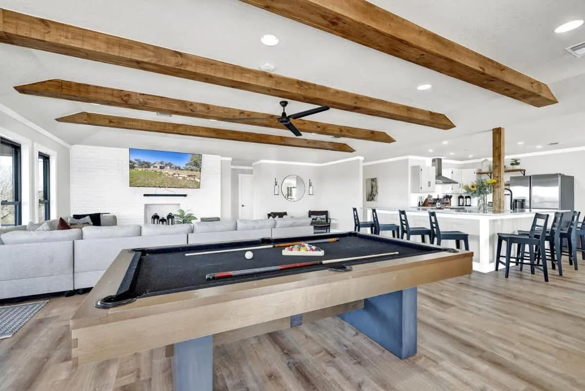 Billiard in Hilltop Lux Haus with InfinityPool-Hottub-PoolTable
