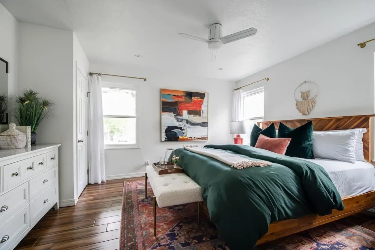 Bed in Backyard Oasis w/Pool, Hot-Tub, Grill & Fire Pit!