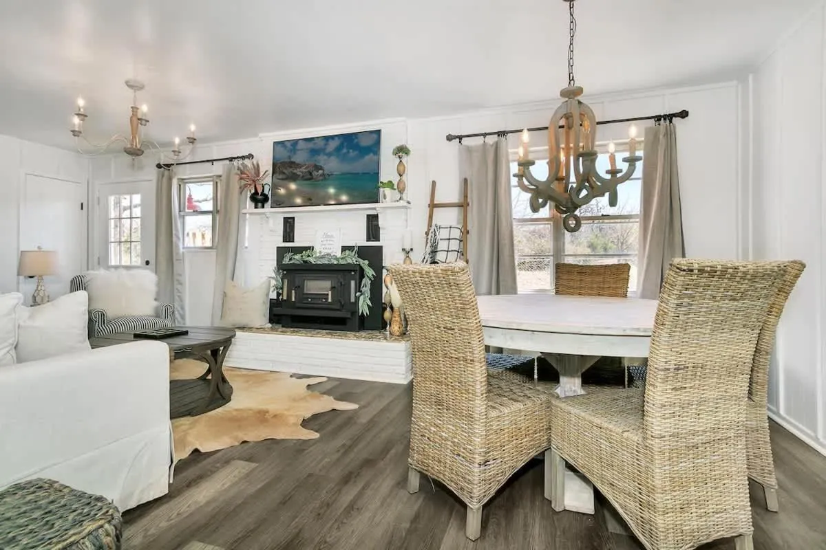 TV and multimedia in Hermes Ranch House with Hot Tub - 4 mi to Fred