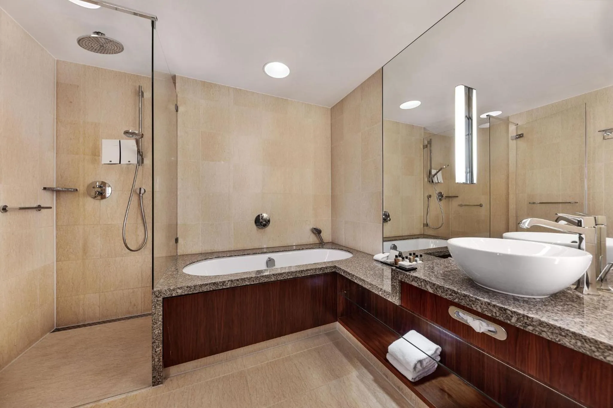 Bathroom in Hotel Okura Amsterdam – The Leading Hotels of the World