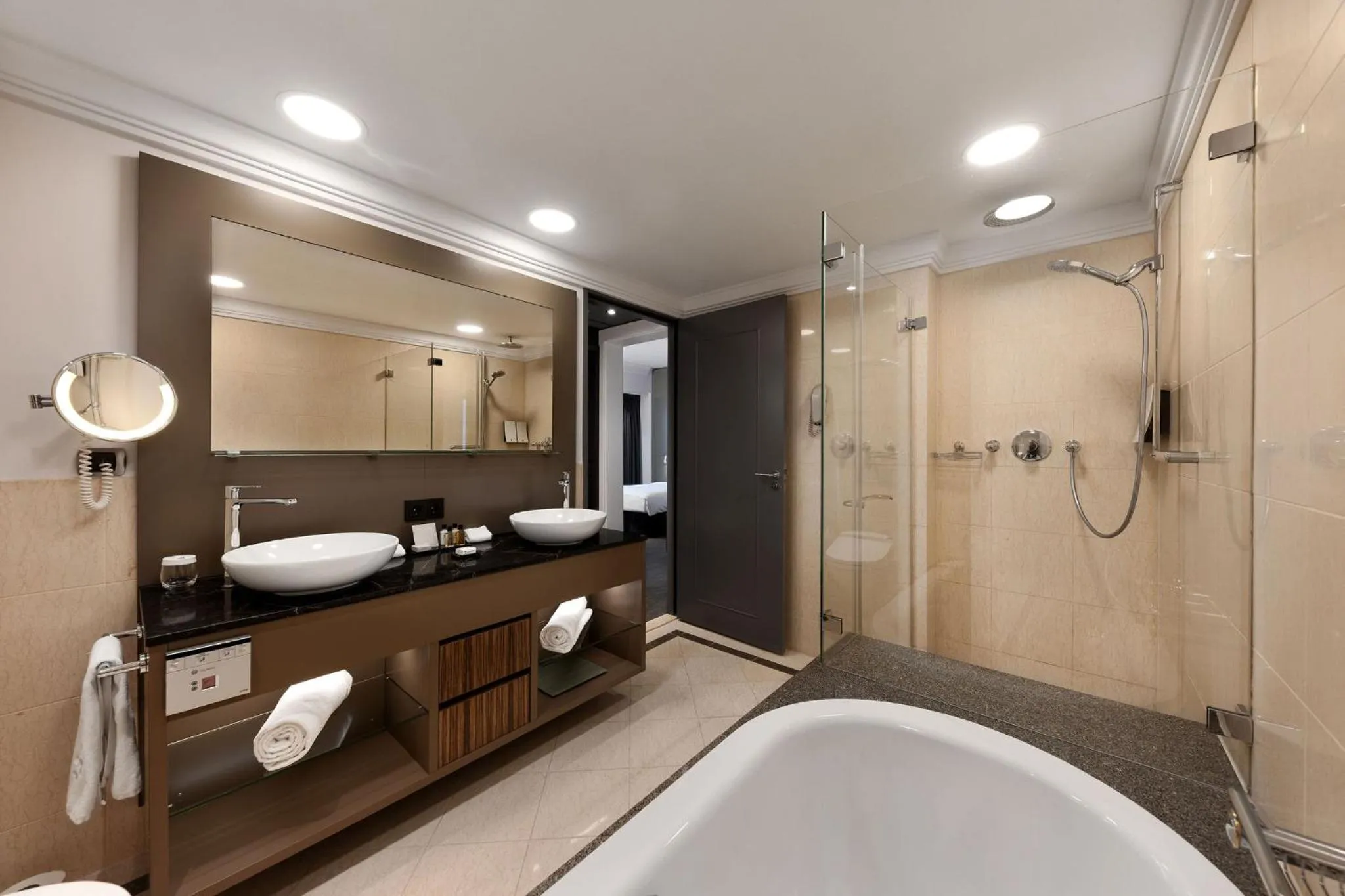 Shower in Hotel Okura Amsterdam – The Leading Hotels of the World