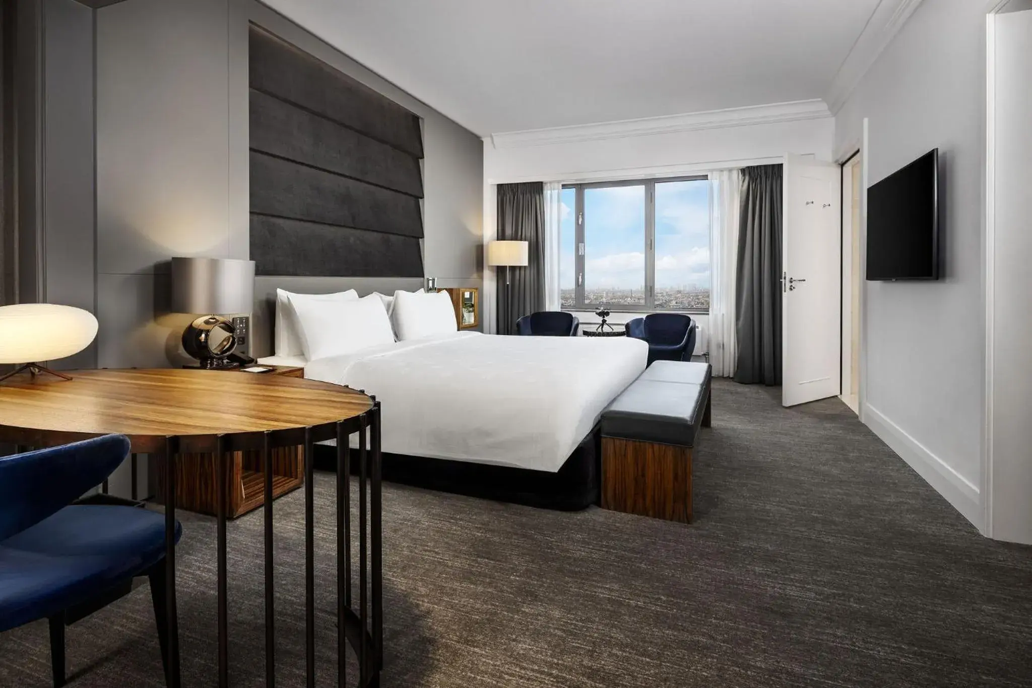 Panorama King Room in Hotel Okura Amsterdam – The Leading Hotels of the World Panorama King Room in Hotel Okura Amsterdam – The Leading Hotels of the World