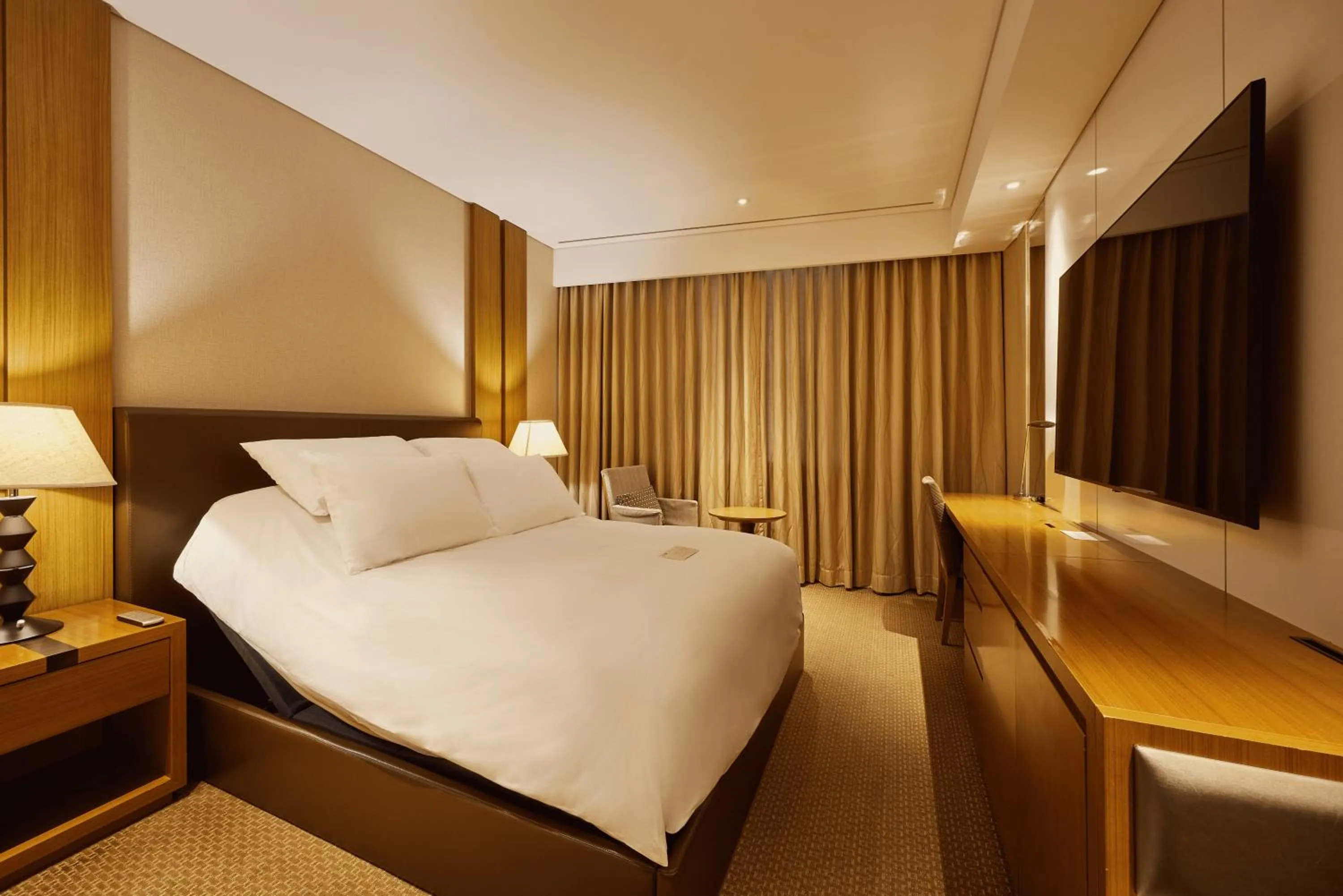 Bed in LOTTE CITY HOTEL Guro