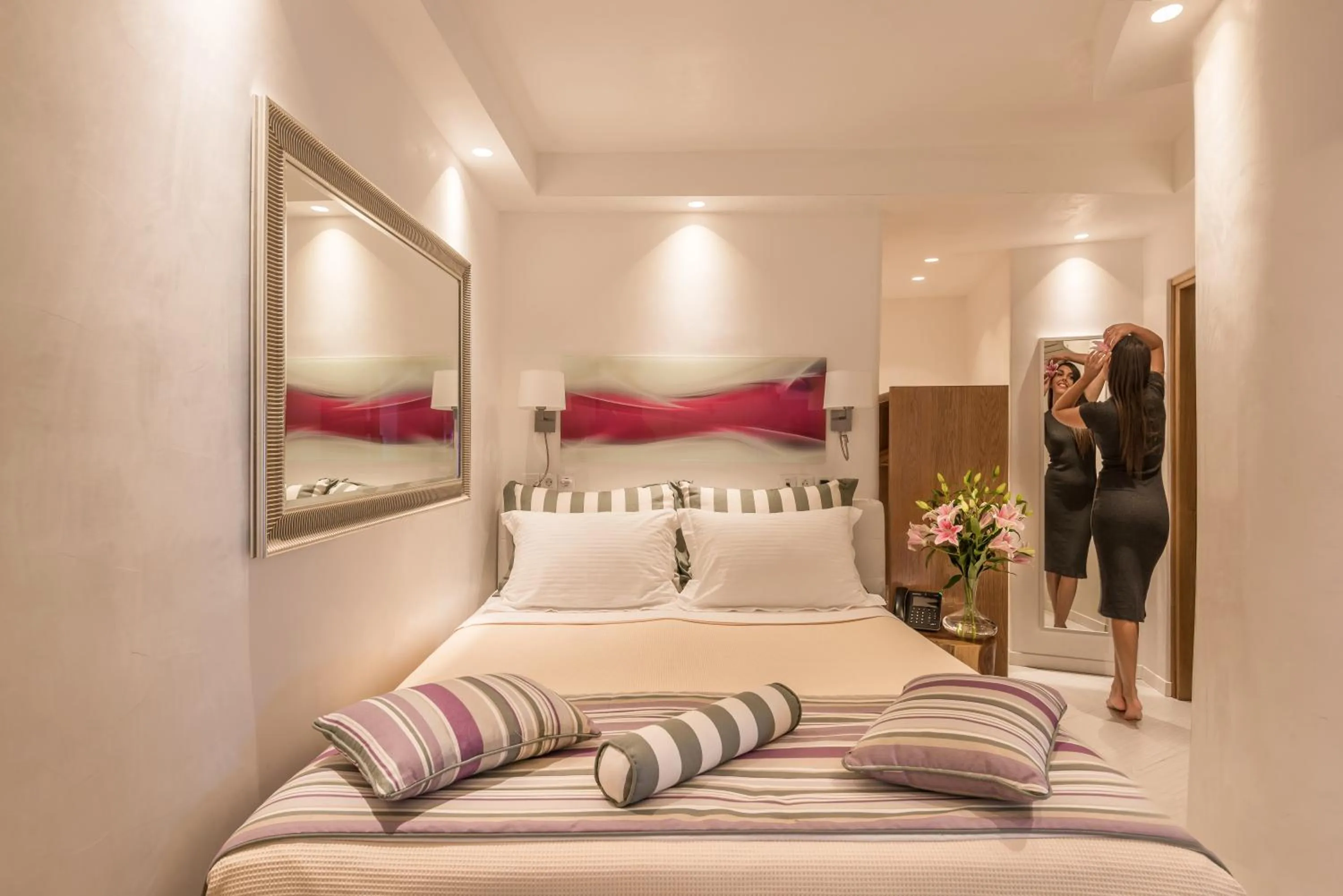 Bed in Elite Luxury Suites