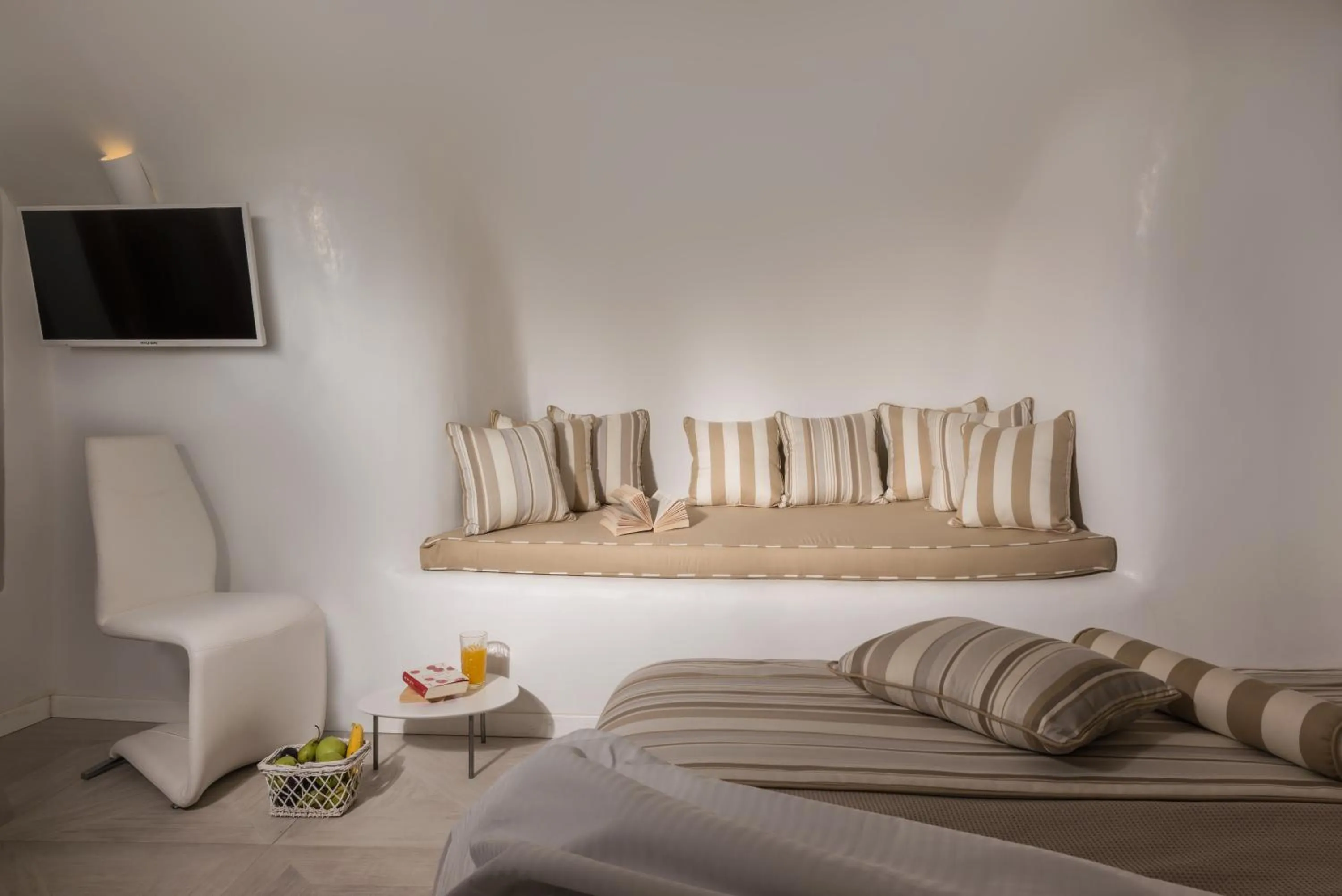 Bed in Elite Luxury Suites