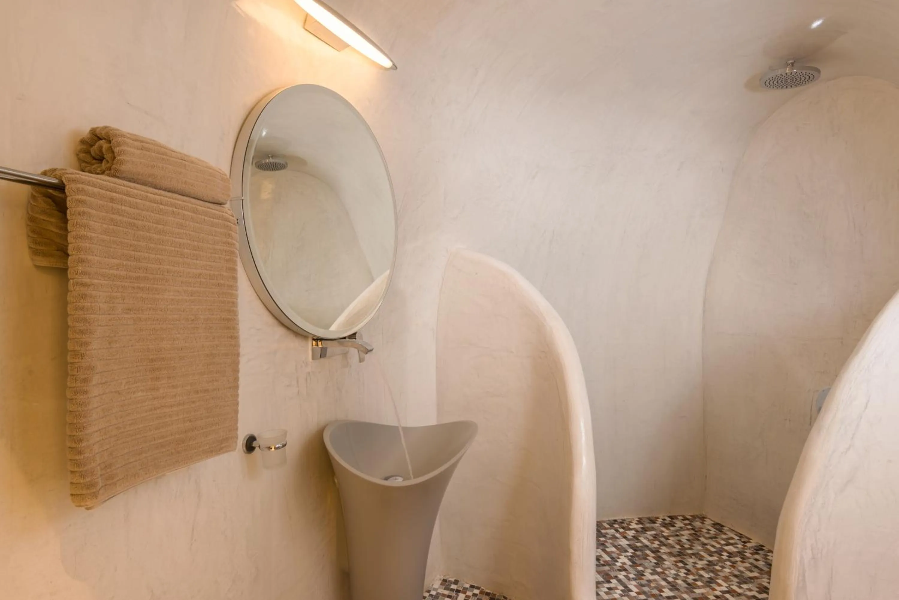 Bathroom in Elite Luxury Suites