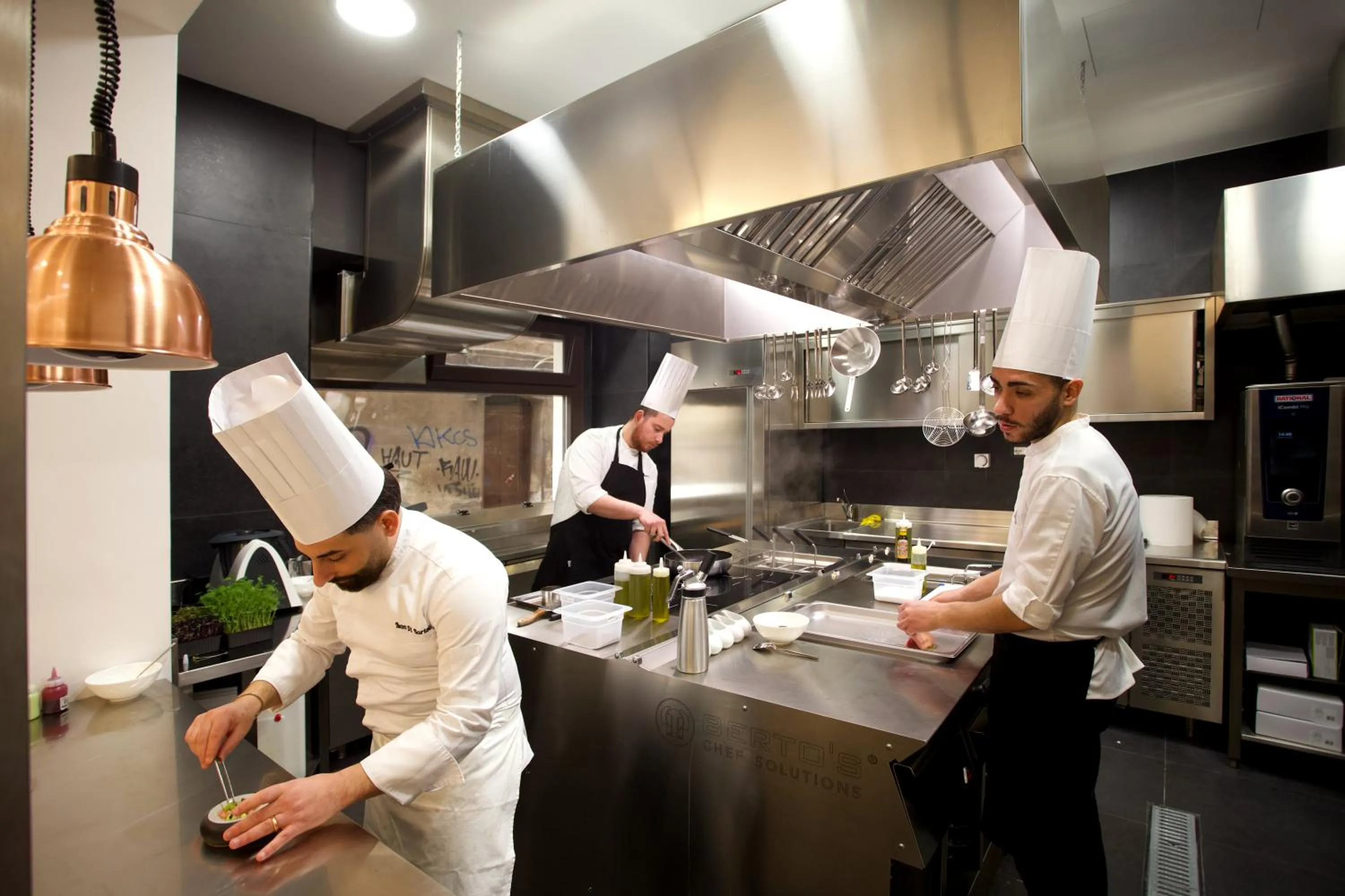 Restaurant/places to eat in Palazzo Cartari