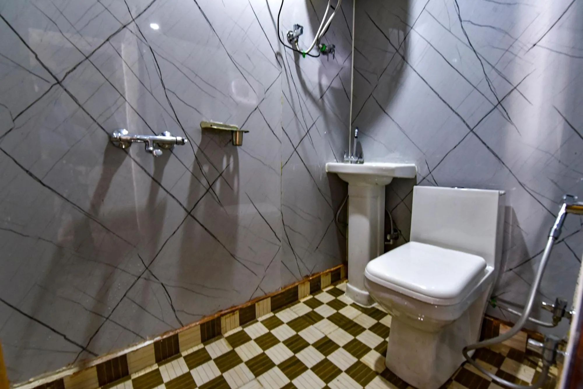 Bathroom in Via Neilkanth