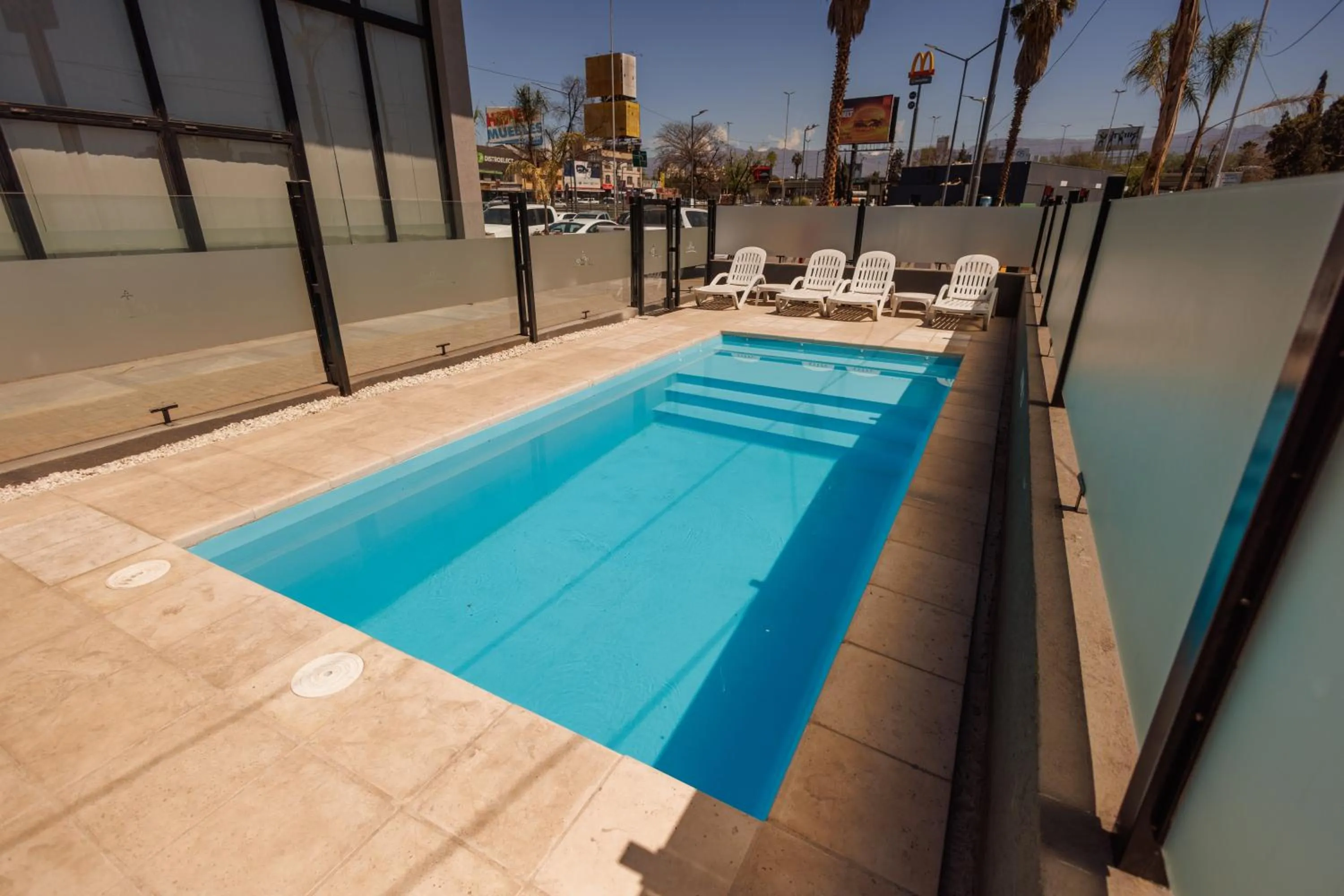 Swimming pool in Fuente Mayor Hotel Terminal