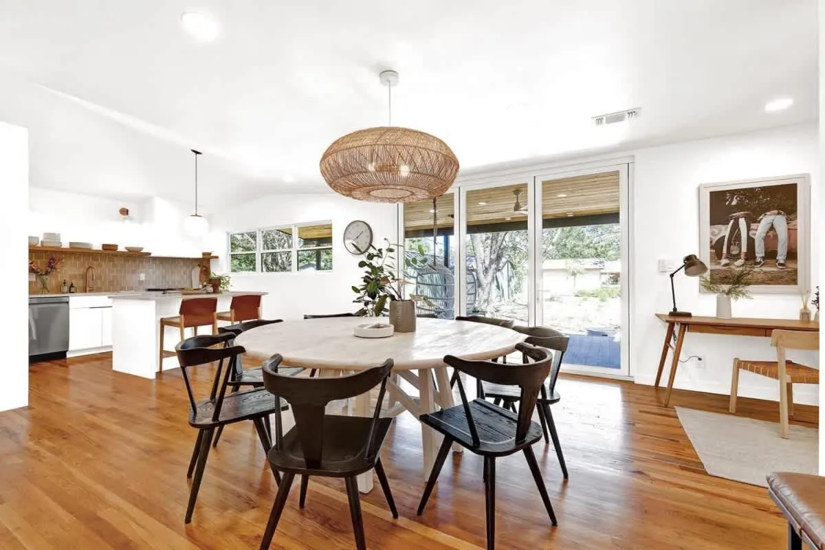 Seating area in Koselig Hus with Cowboy Pool & Outdoor Shower