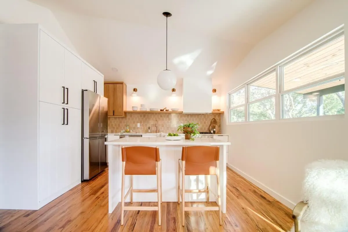 Seating area in Koselig Hus with Cowboy Pool & Outdoor Shower