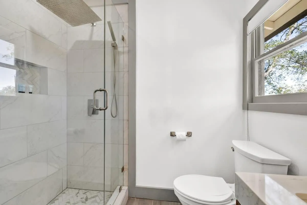 Bathroom in Brand New Private Pool and Hot-Tub Near Main!