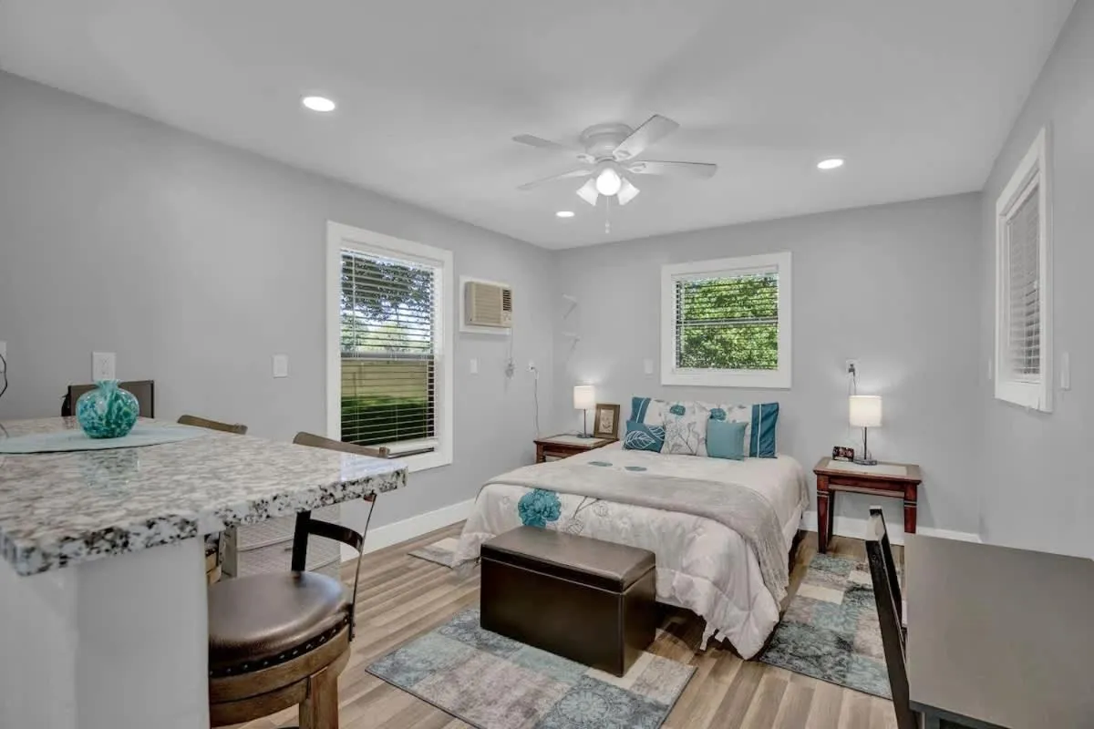 Bed in Grey Haus Casita-Peaceful Hill Country Views!