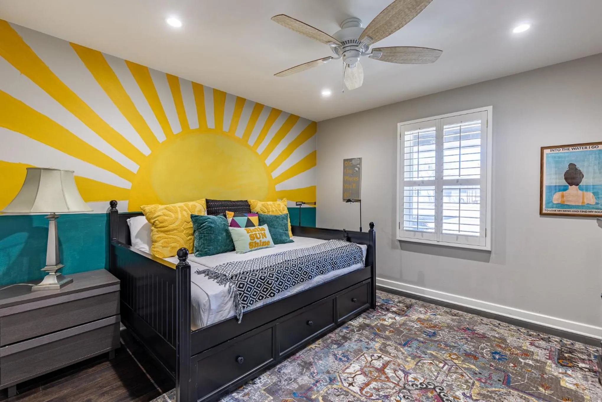 Bedroom, Bed in Luxurious Lakehouse with Indoor Pool-Hot Tub-Fire Pit