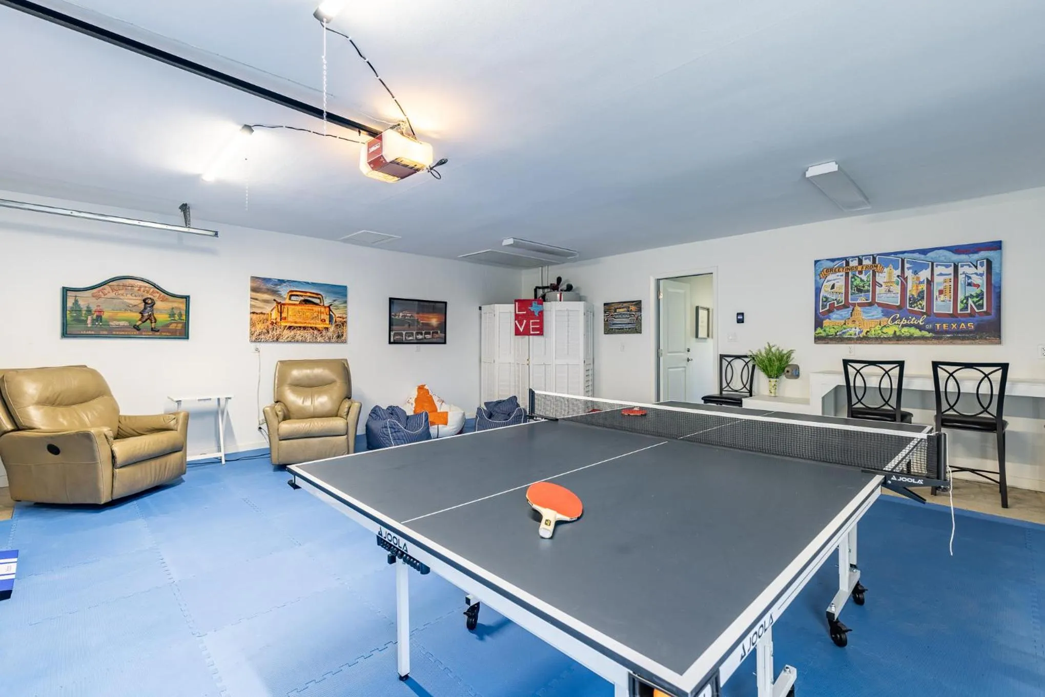 Game Room in Luxurious Lakehouse with Indoor Pool-Hot Tub-Fire Pit