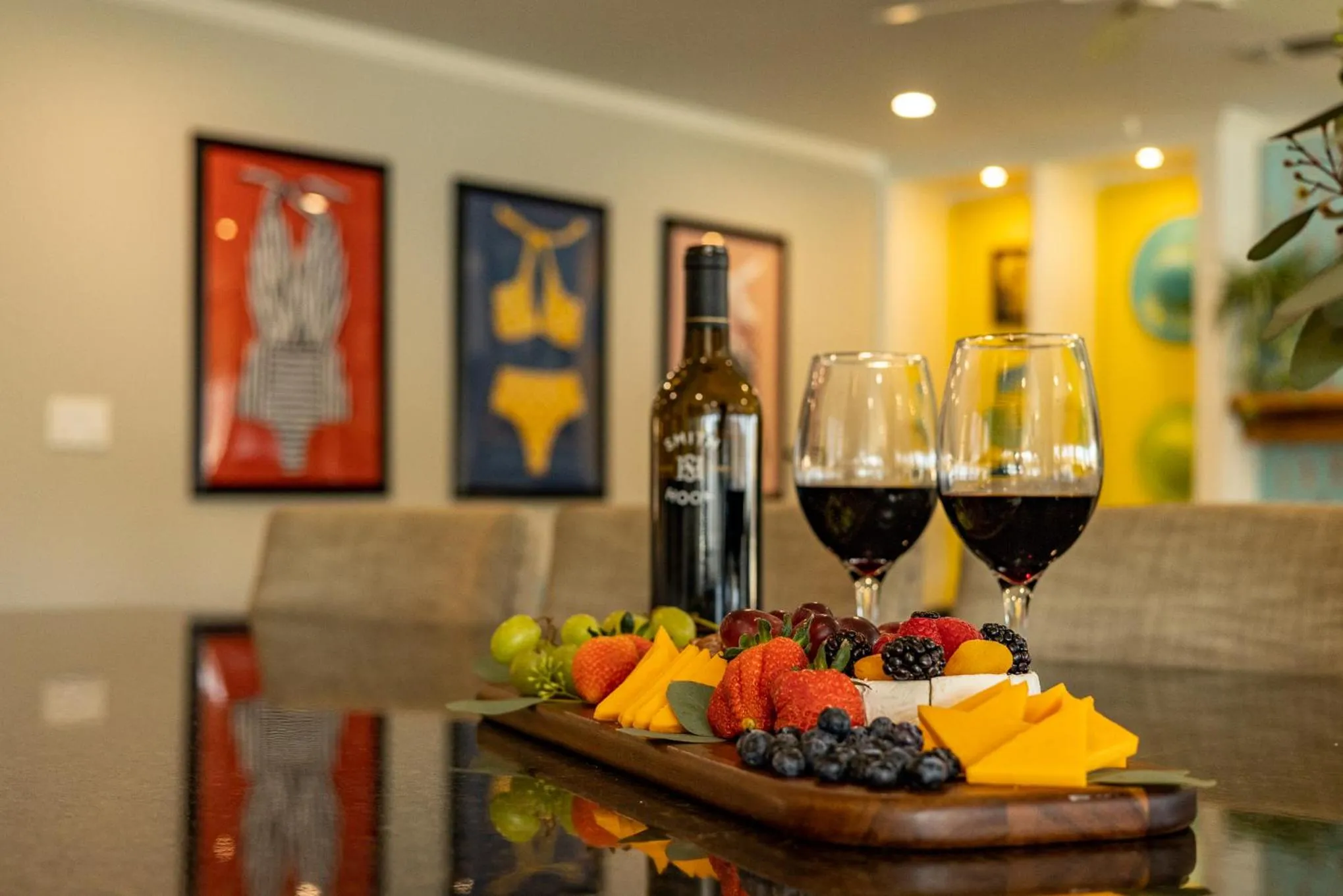 Food and drinks in Luxurious Lakehouse with Indoor Pool-Hot Tub-Fire Pit