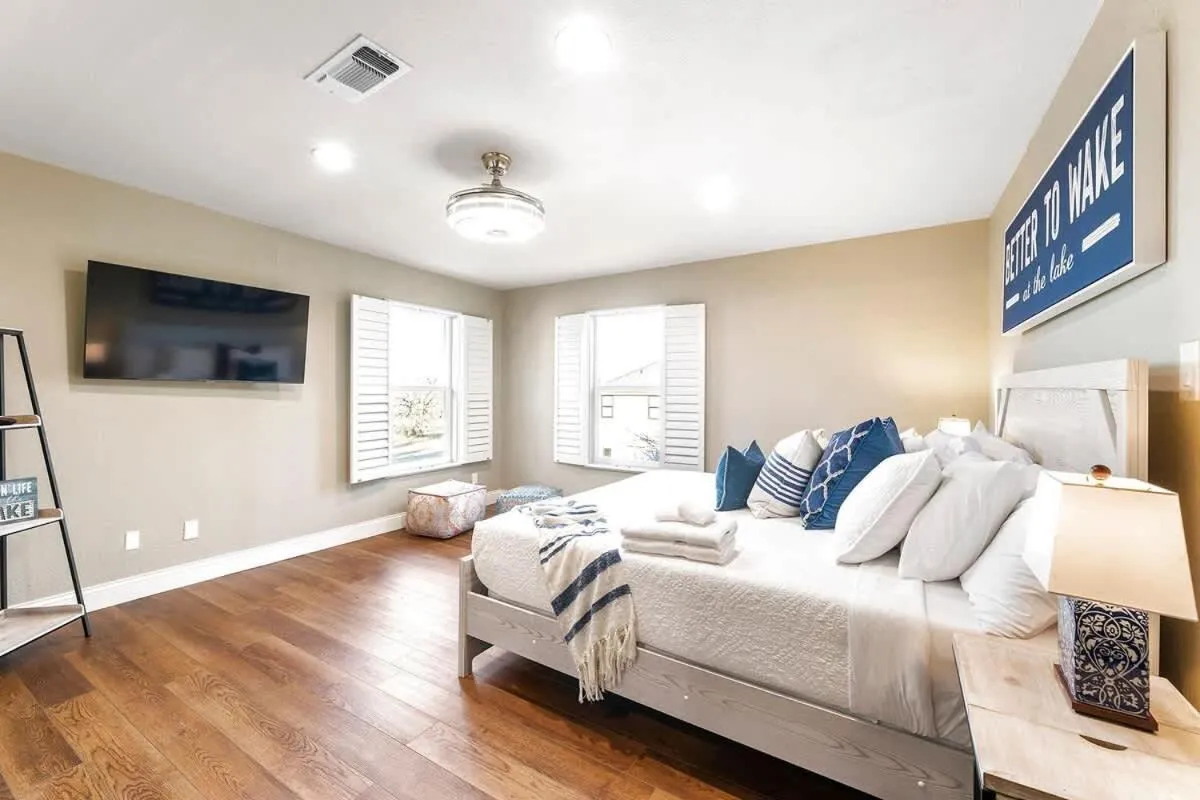 Bed in Luxury on Lake LBJ with Hot Tub Firepit & Boat Slip