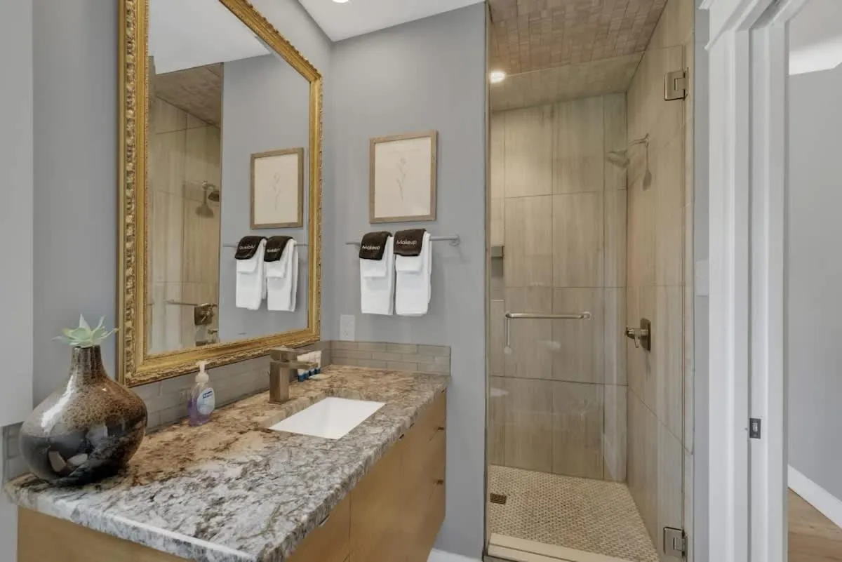 Shower in Alcove: Steps to Main St-High End Home w/Hot-tub!