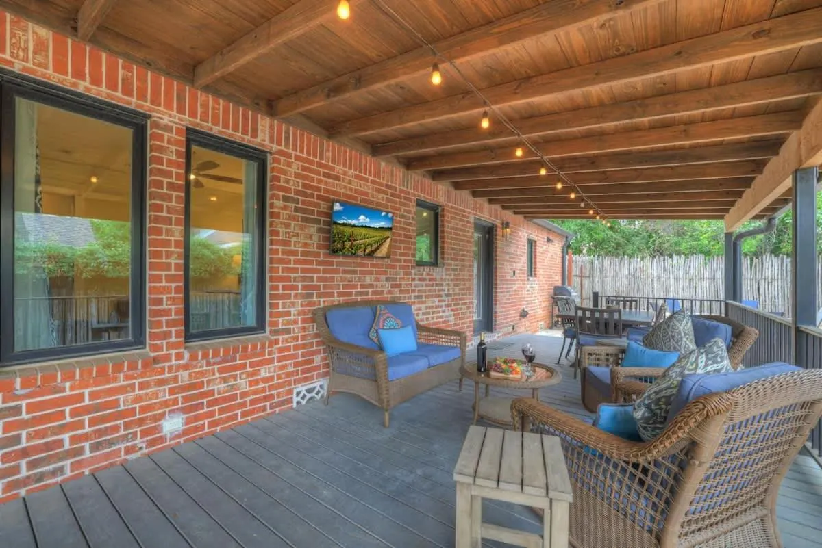 Seating area in Alcove: Steps to Main St-High End Home w/Hot-tub!