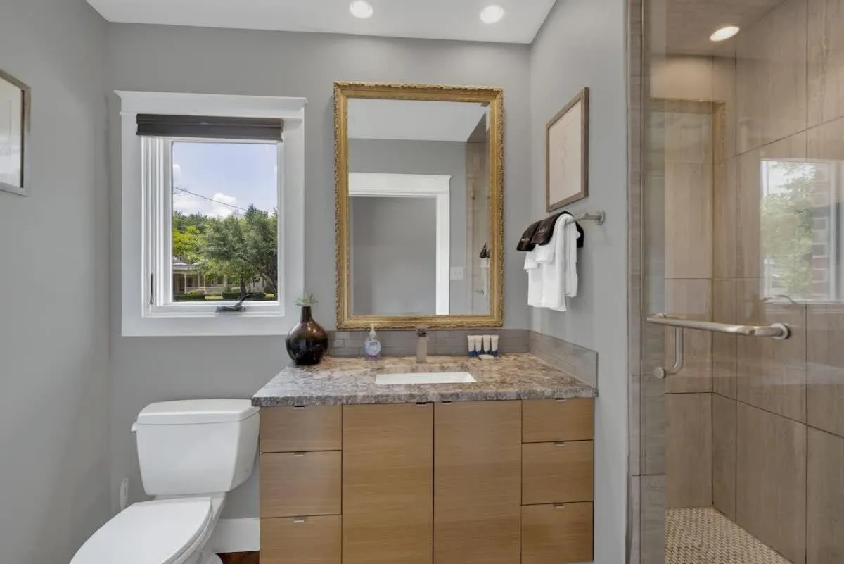 Shower in Alcove: Steps to Main St-High End Home w/Hot-tub!