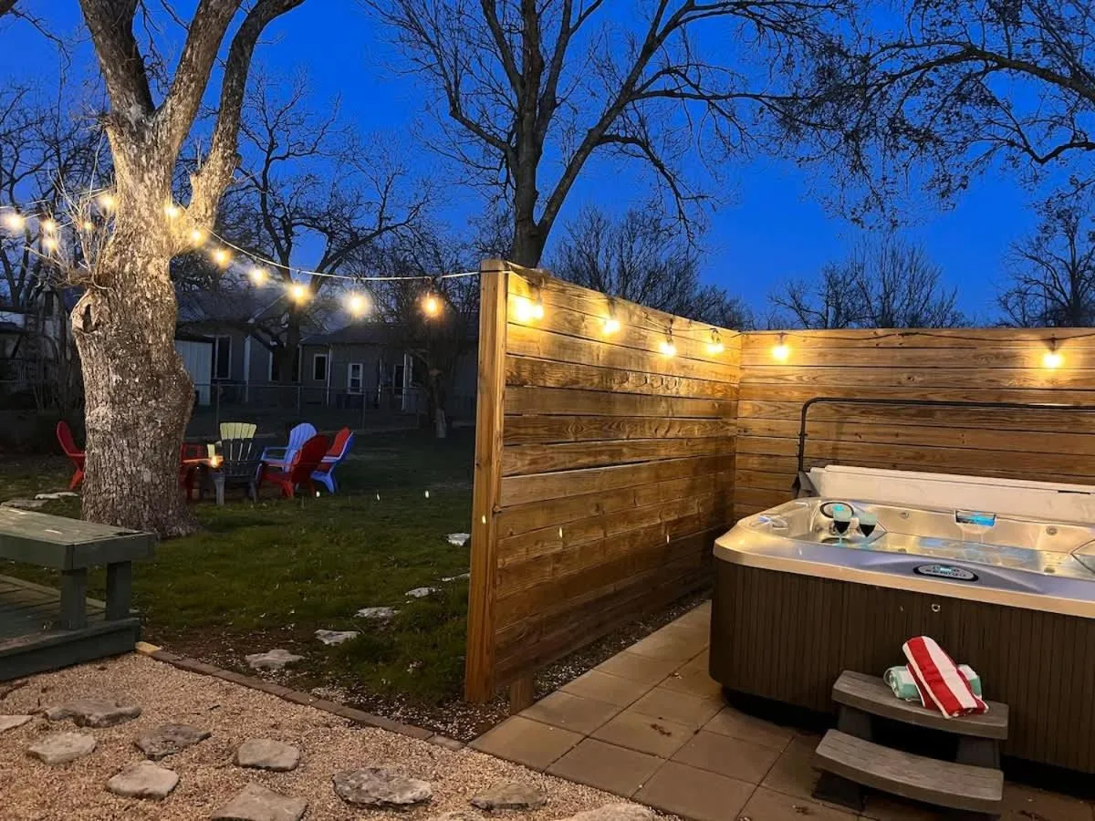 Bathroom in Stylish Home - Lrg Yard with games Grill & Hot Tub