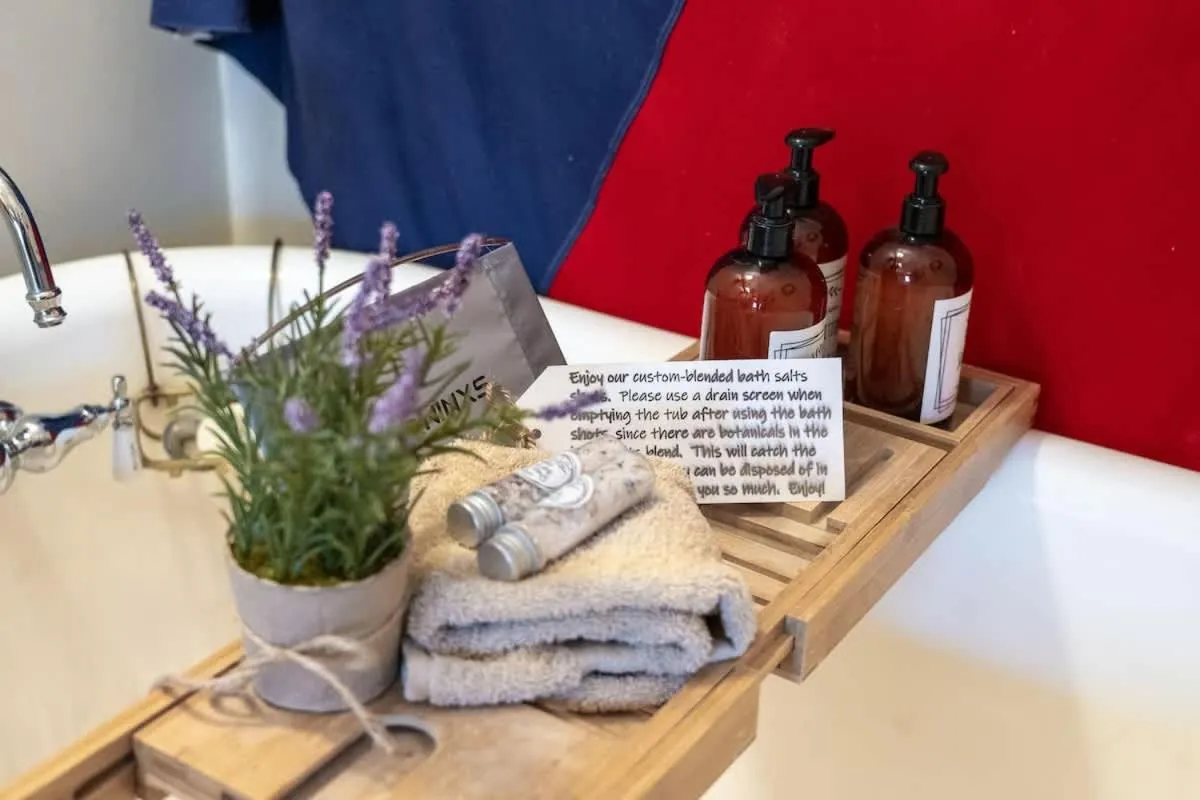 Bathroom in Texas Charm Texana - 15 min Walk to Main