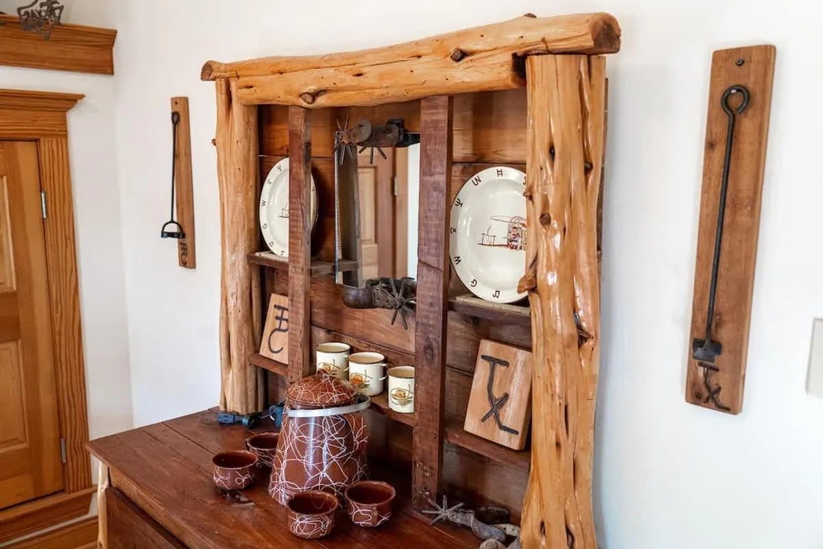 Property building in Texas Charm Texana - 15 min Walk to Main