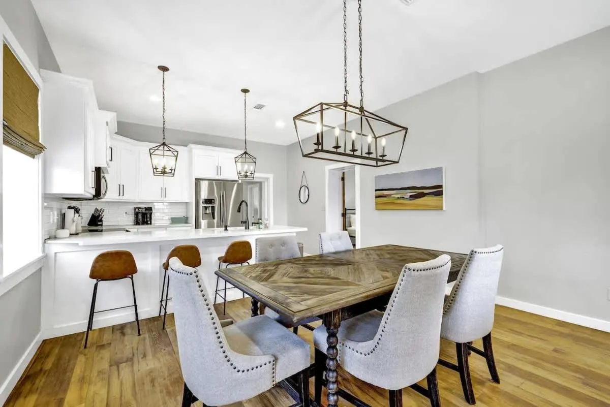 Dining area in Olive St Ranch with HotTub-Grill and Party Barn