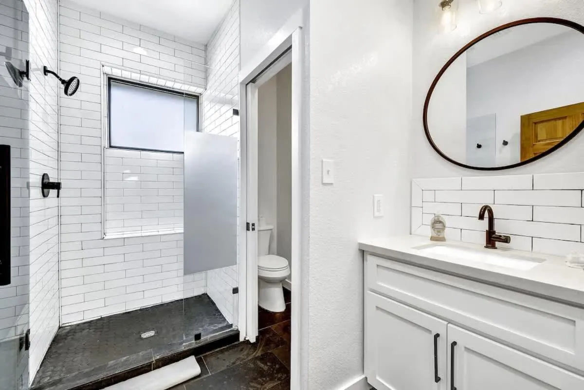 Bathroom in Olive St Ranch with HotTub-Grill and Party Barn