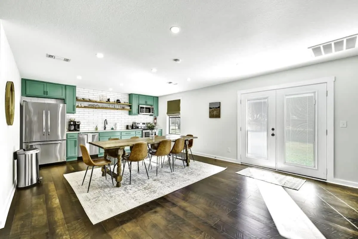 Kitchen or kitchenette in Olive St Ranch with HotTub-Grill and Party Barn